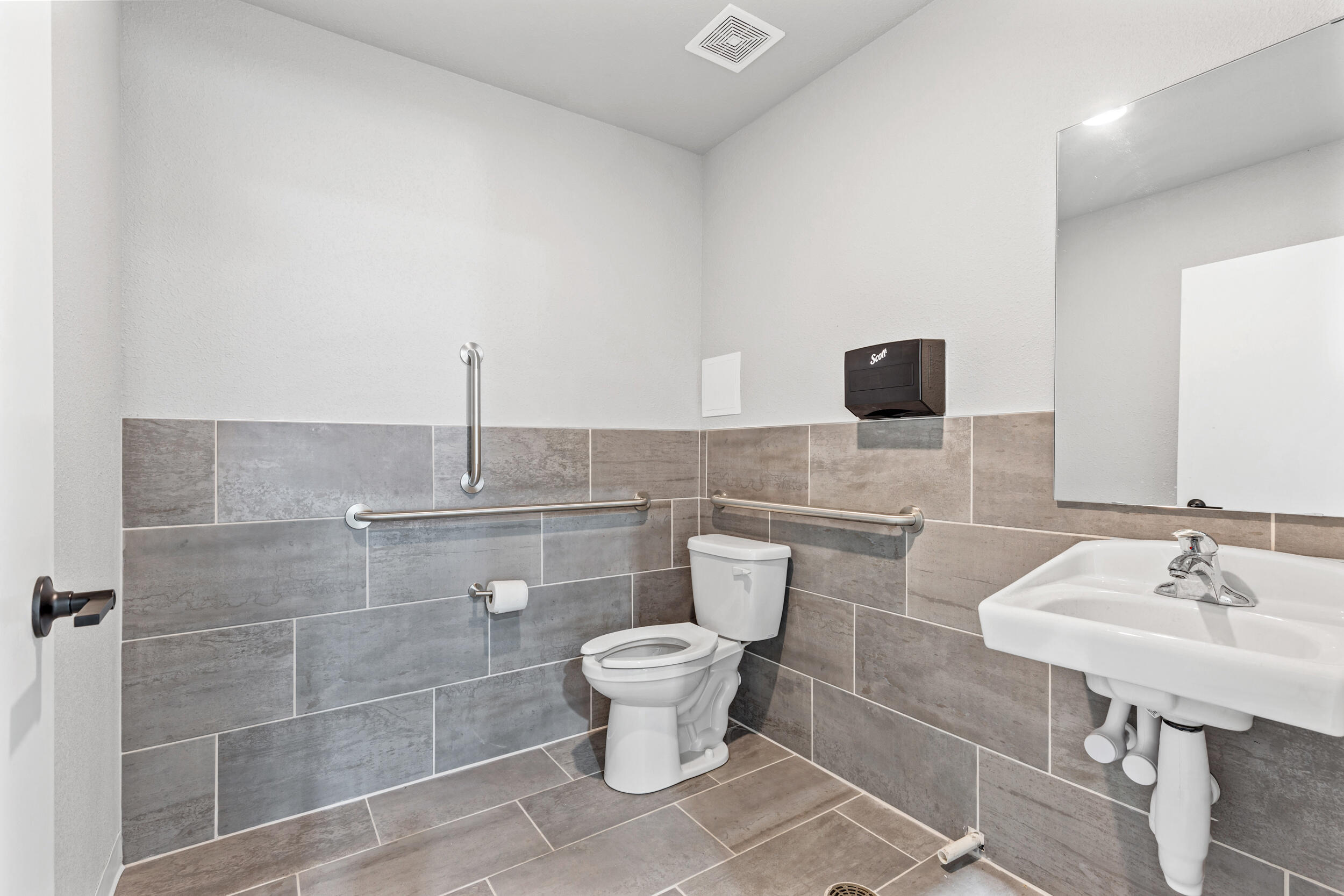 9754 39th Street S Property Photo 3