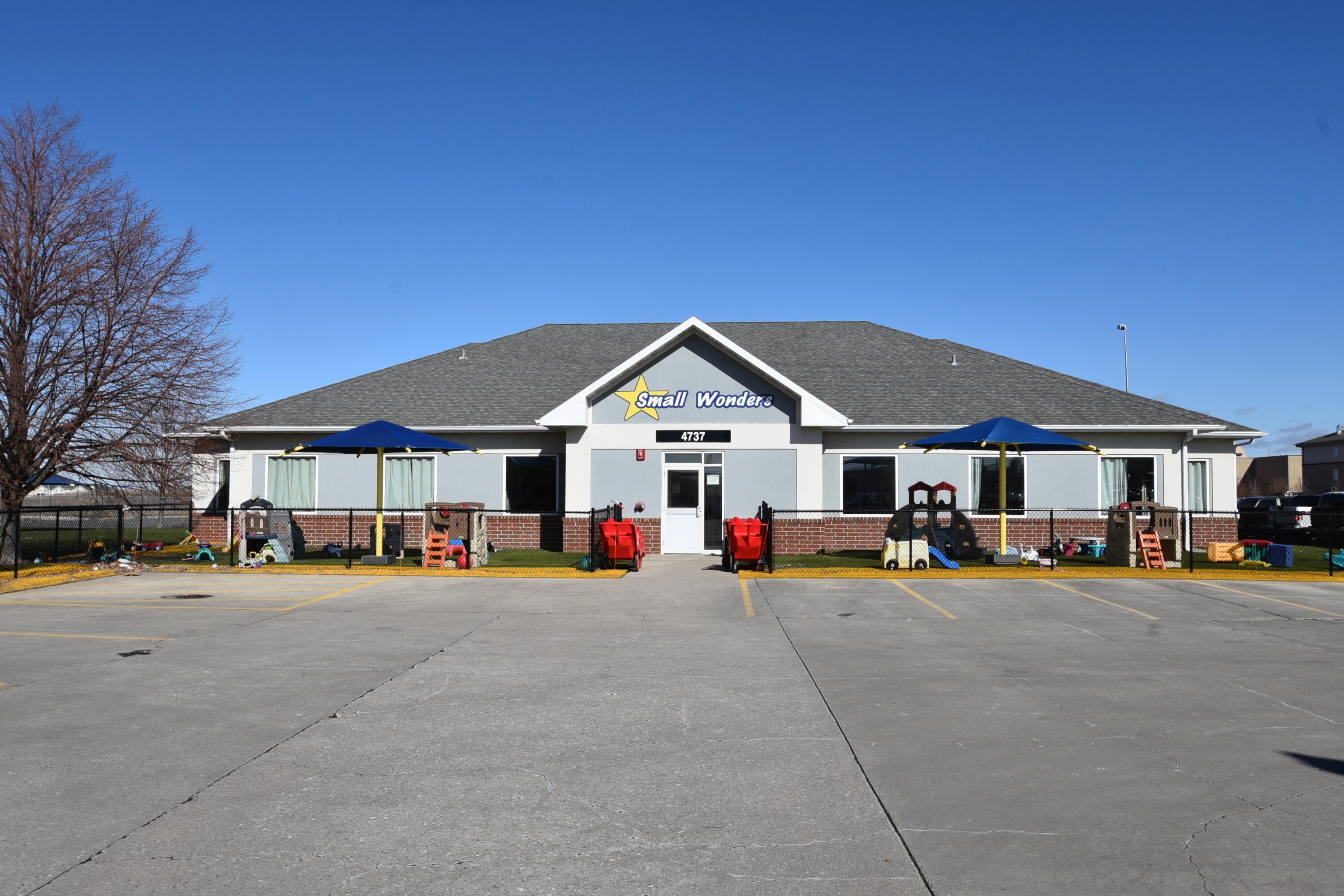 4737 Amber Valley Parkway S Property Photo 1