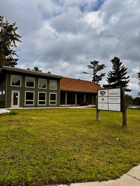 201 1st St E Property Photo 3