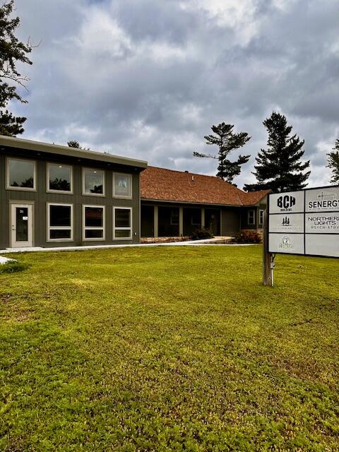 201 1st St E Property Photo 4