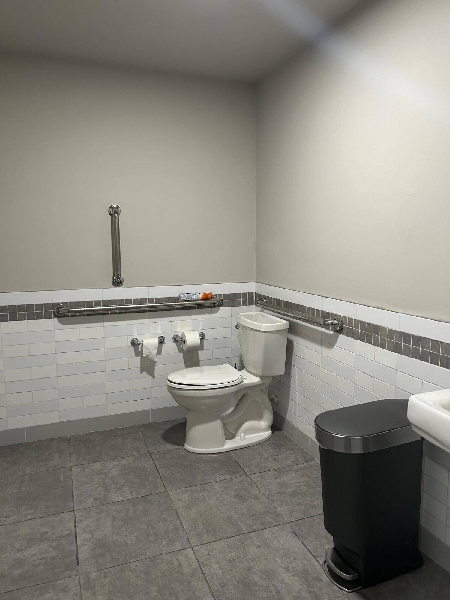 201 1st St E Property Photo 8