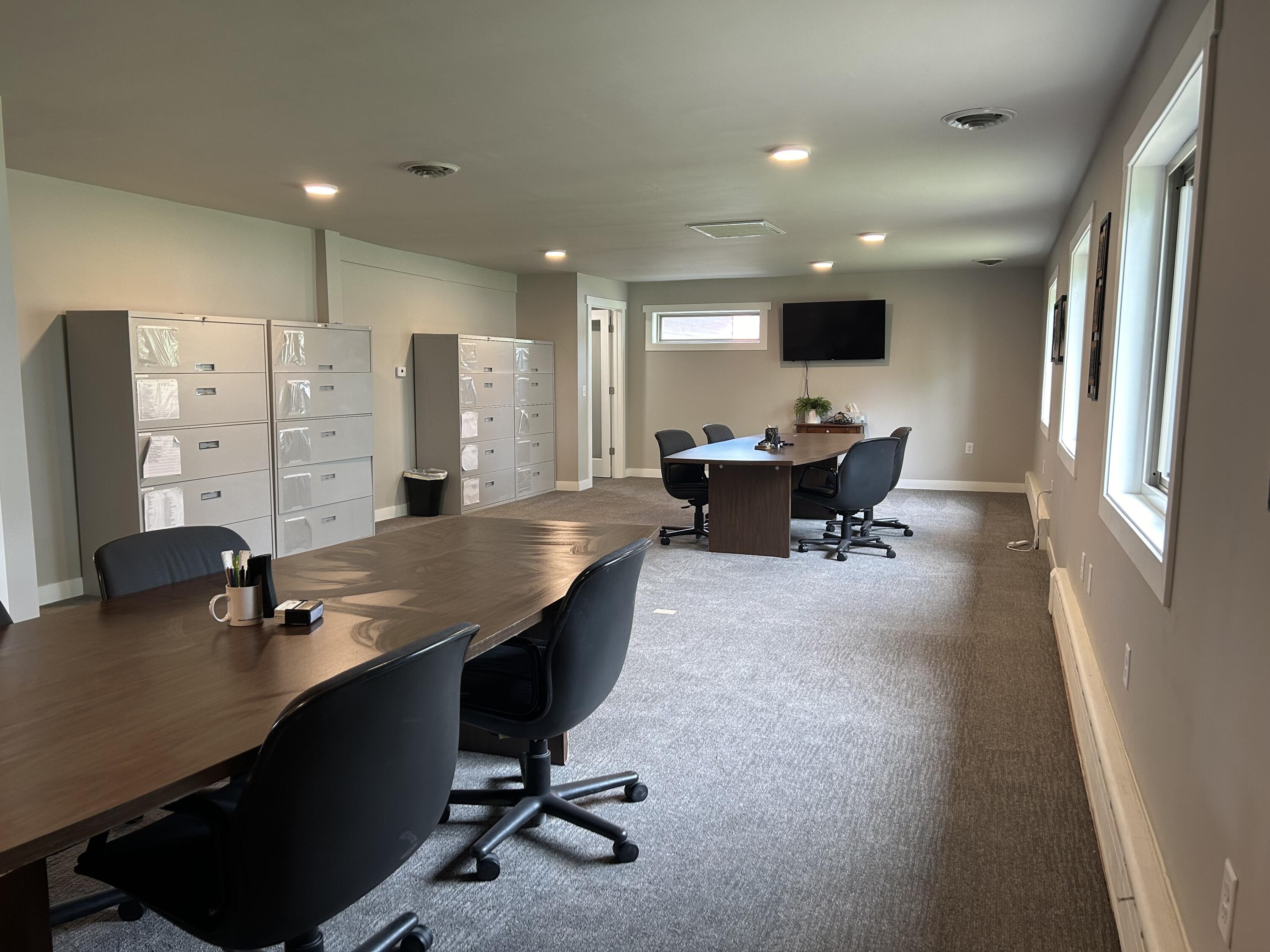 201 1st St E Property Photo 13