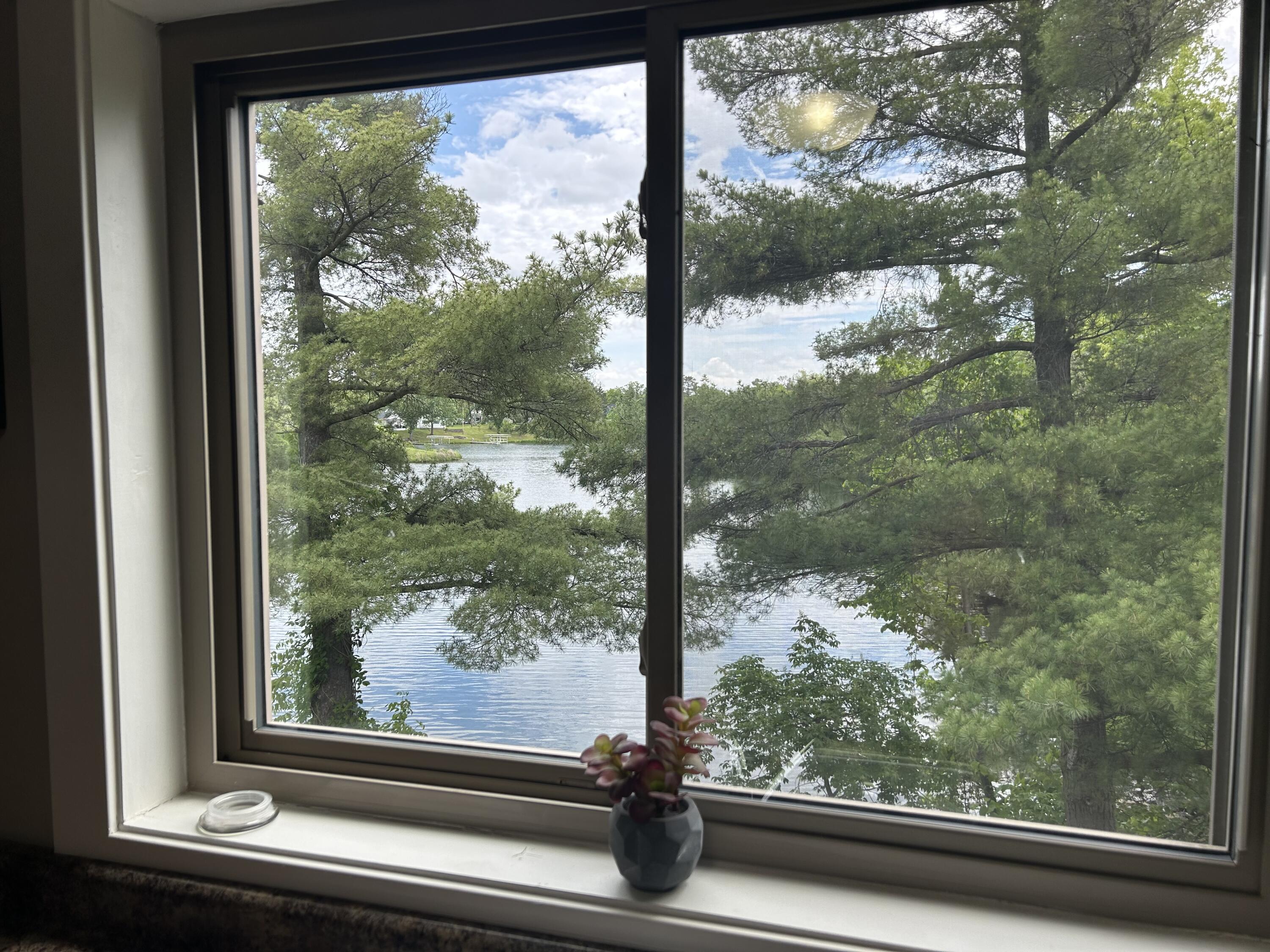 201 1st St E Property Photo 31