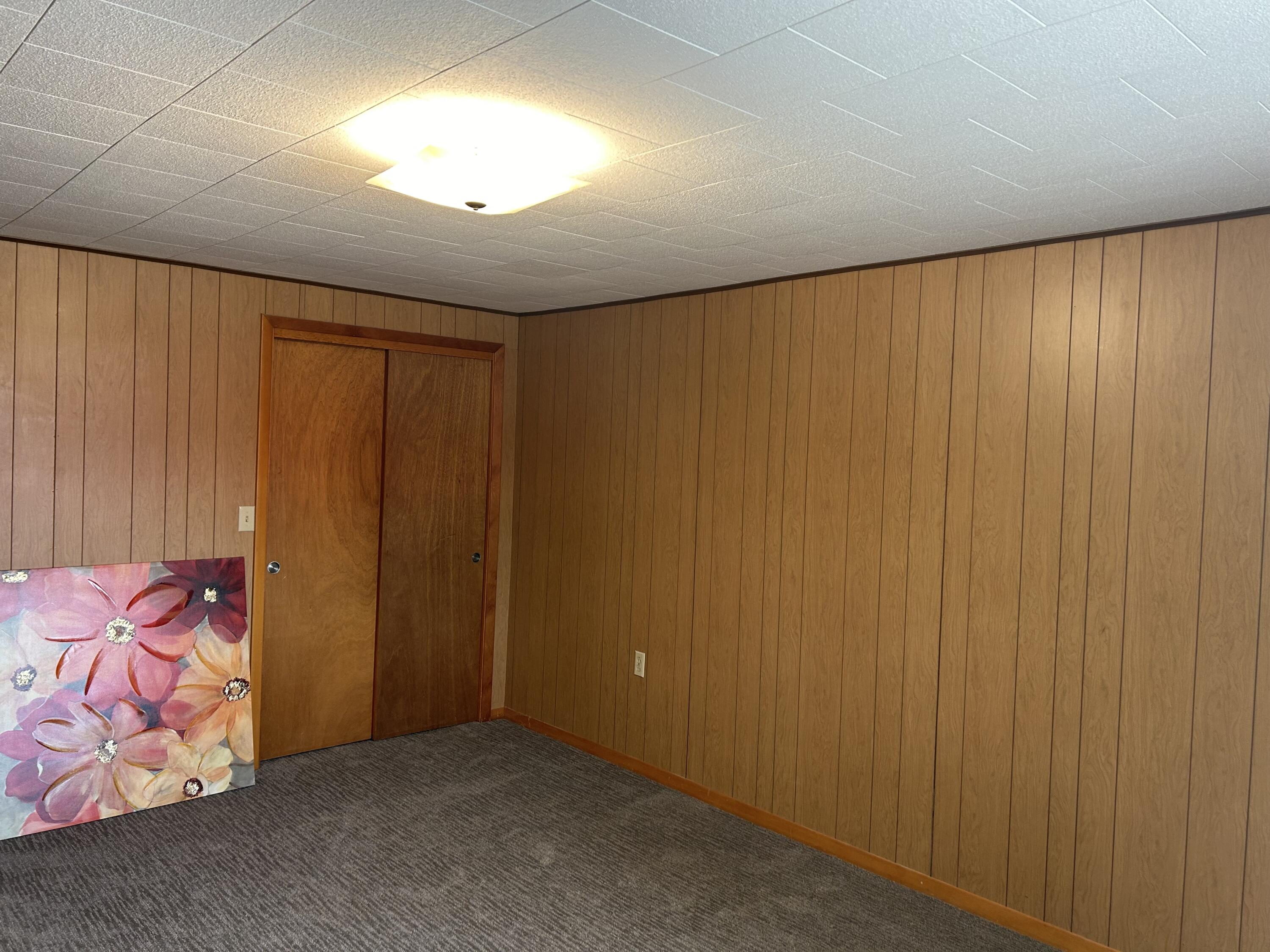 201 1st St E Property Photo 36