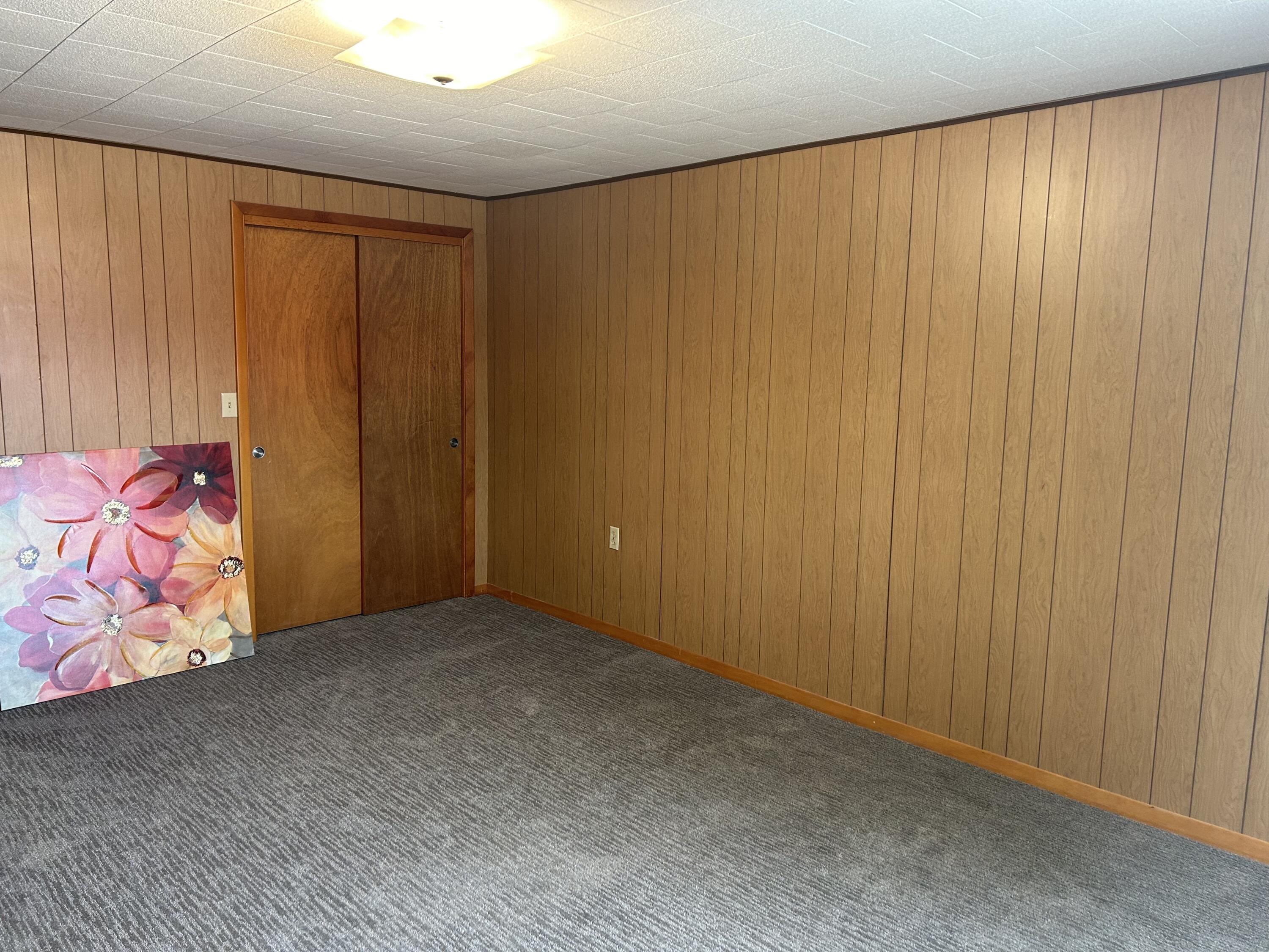 201 1st St E Property Photo 37