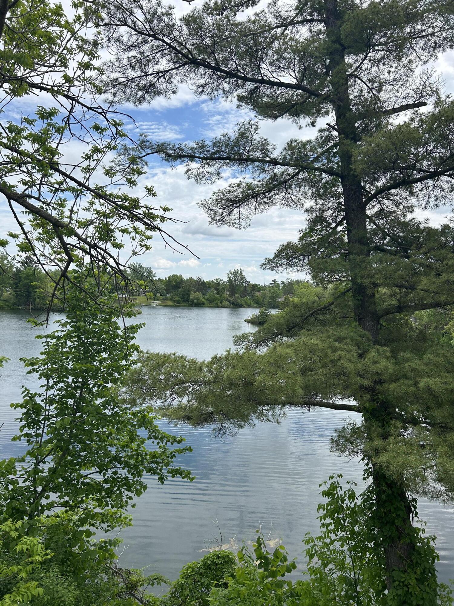 201 1st St E Property Photo 43