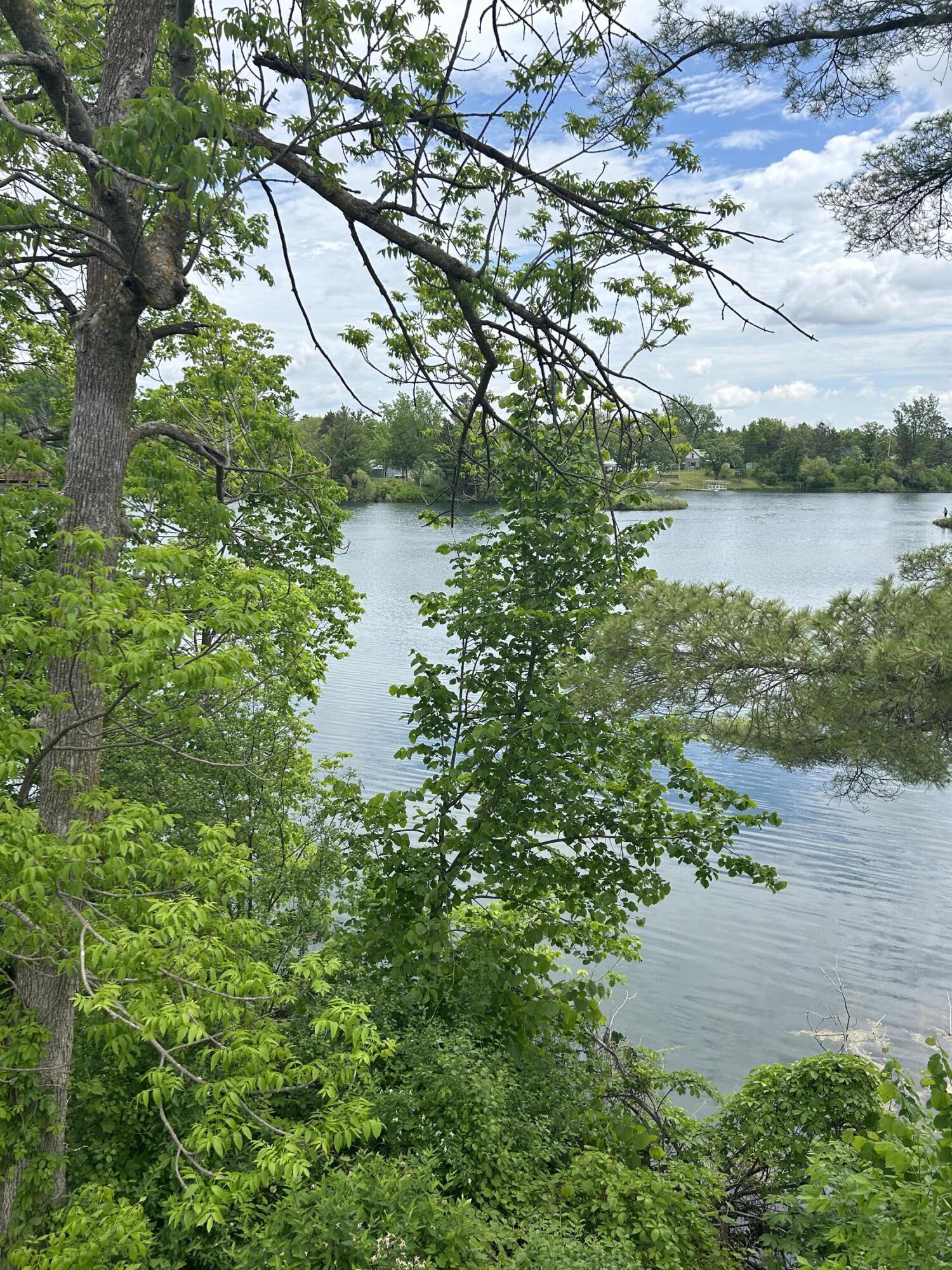 201 1st St E Property Photo 44