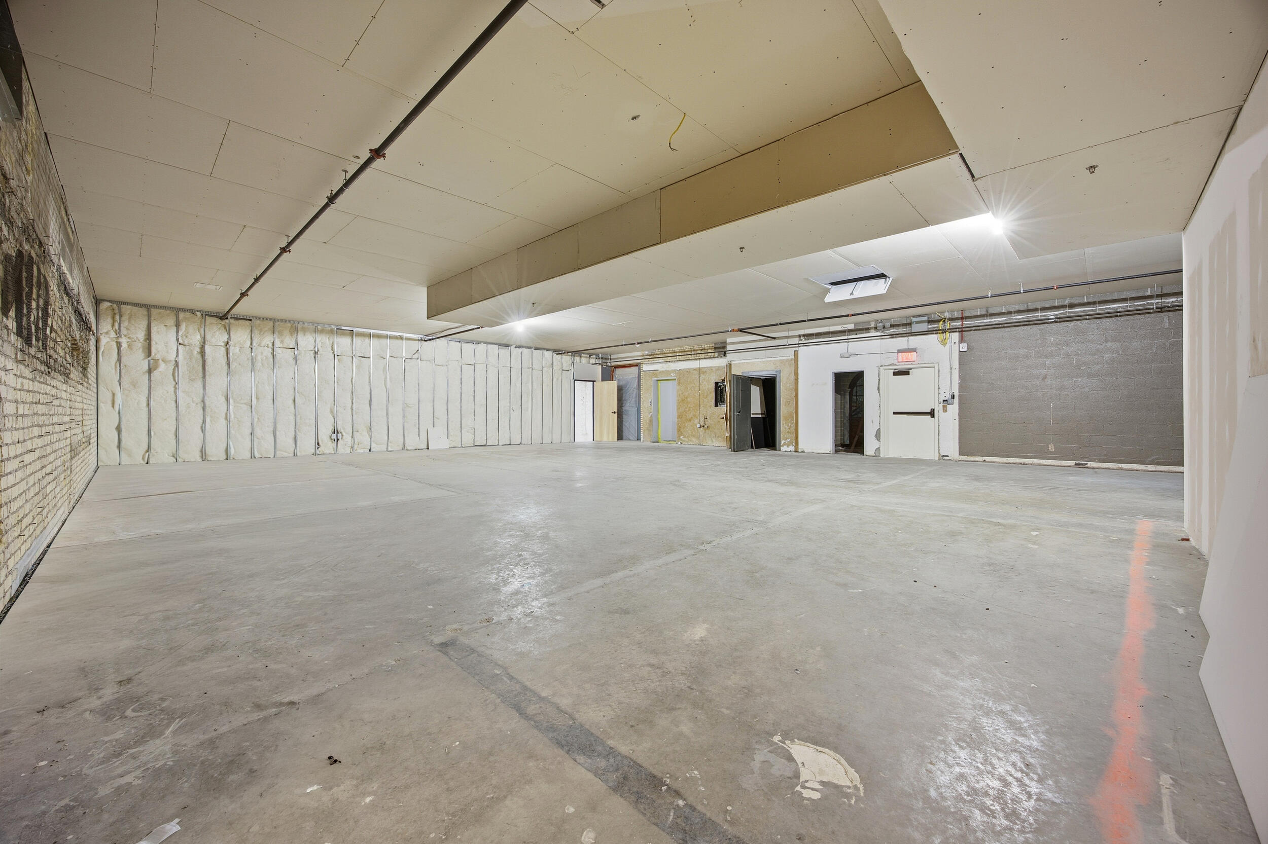 118 Broadway N Property Photo 5