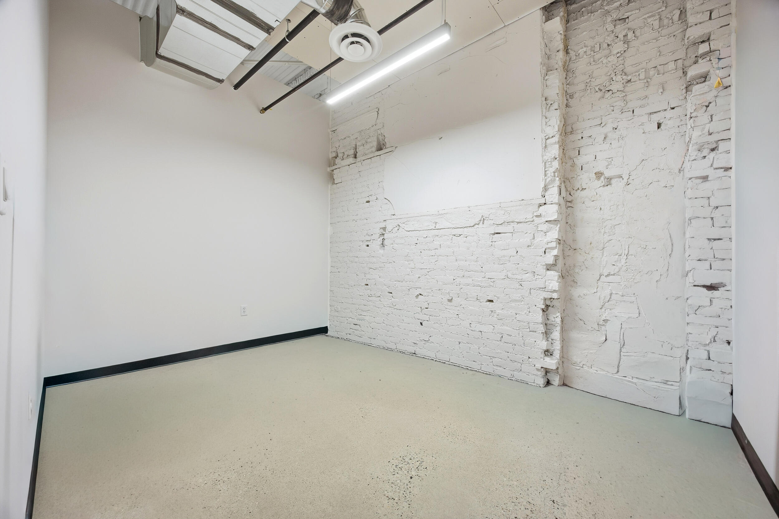 118 Broadway N Property Photo 9