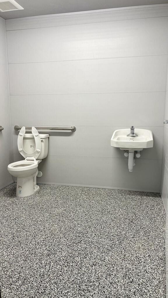 4684 27 Street N Property Photo 5