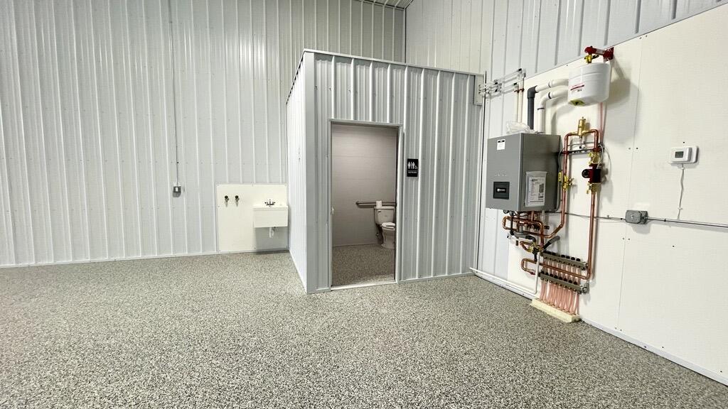 4684 27 Street N Property Photo 8