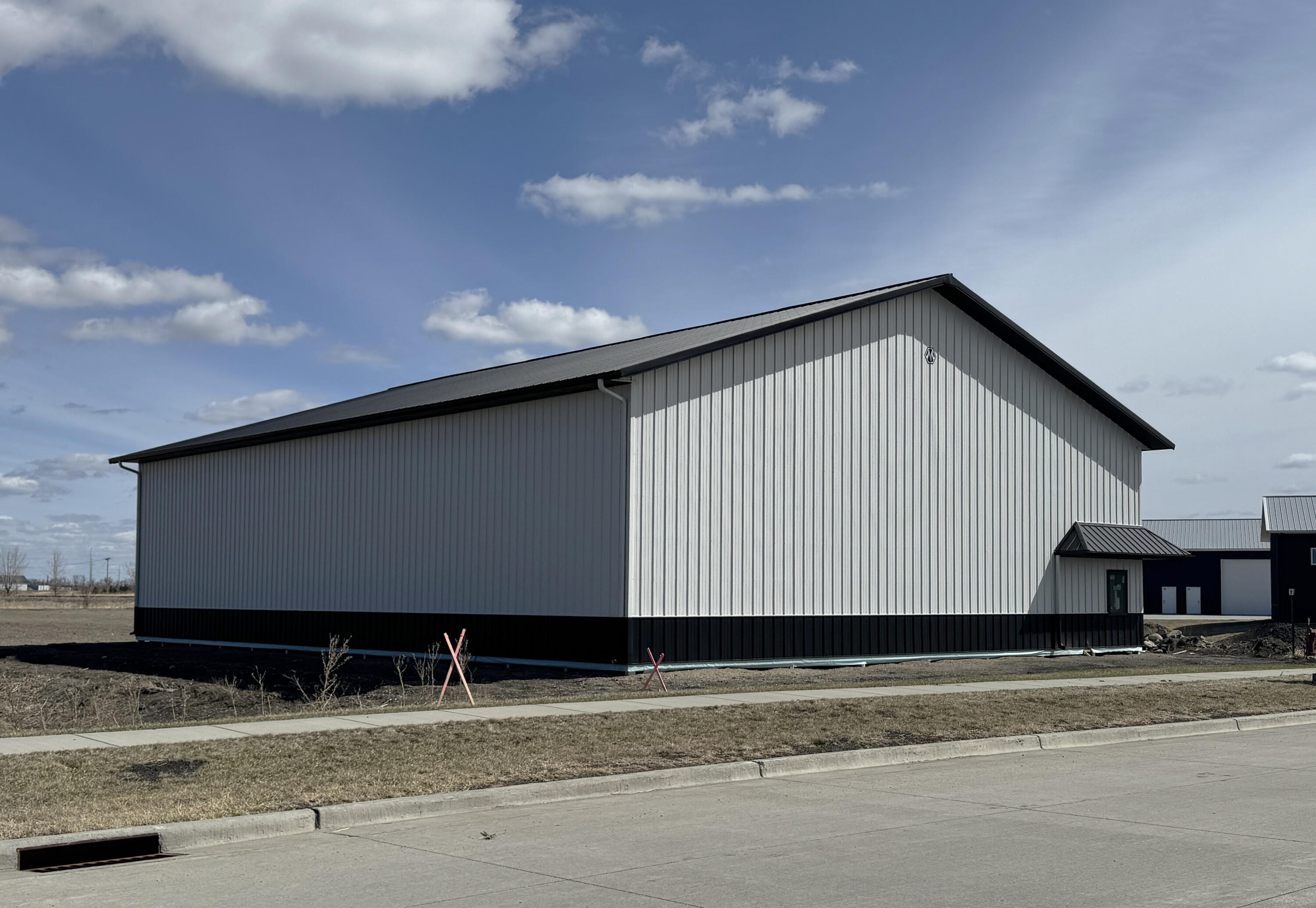 1810 Sheyenne Loop N Property Photo 3