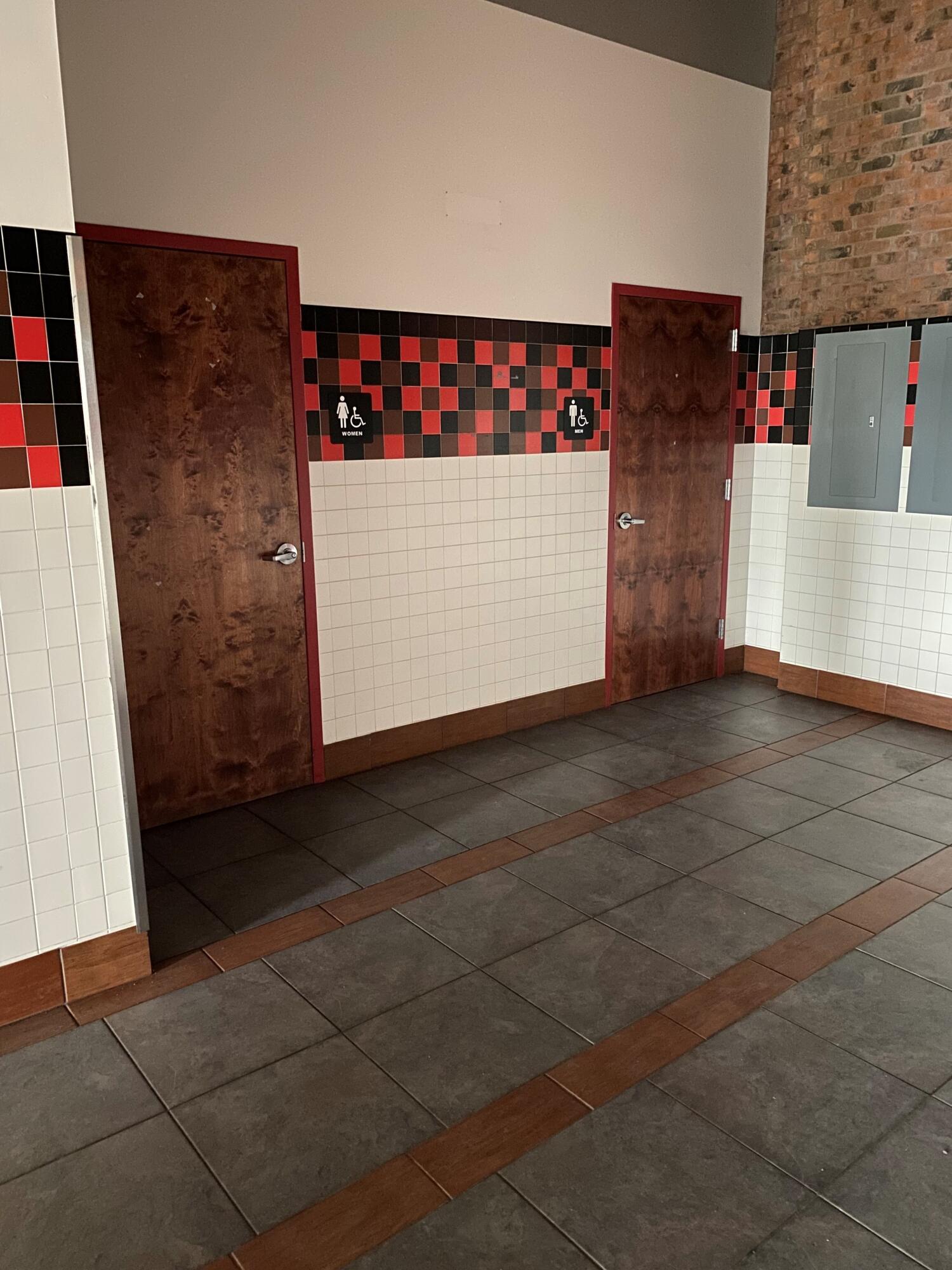 2511 Kirsten Lane S Property Photo 4