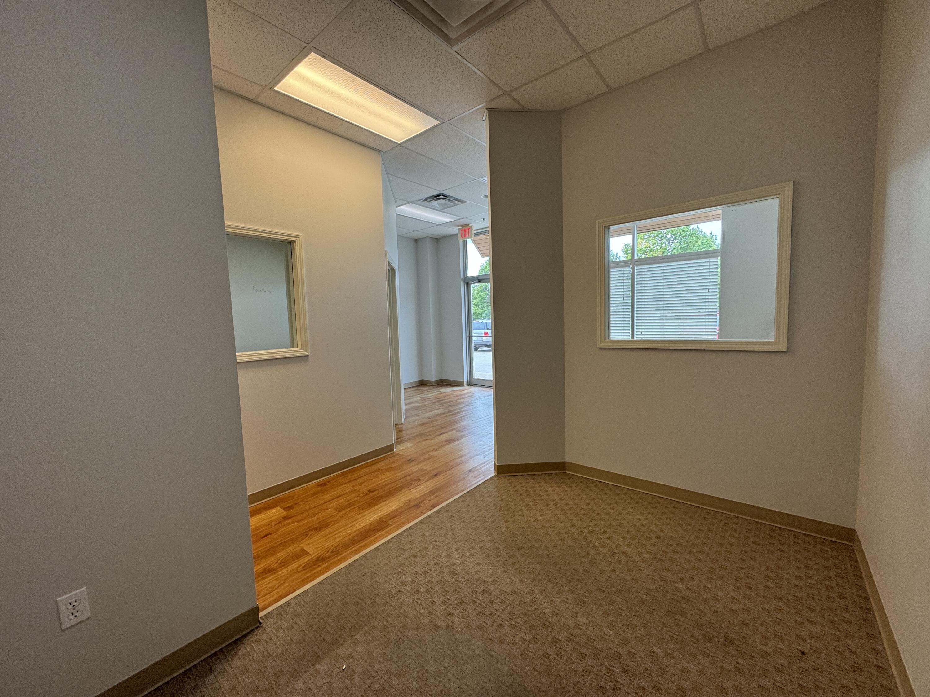 2511 Kirsten Lane S Property Photo 8