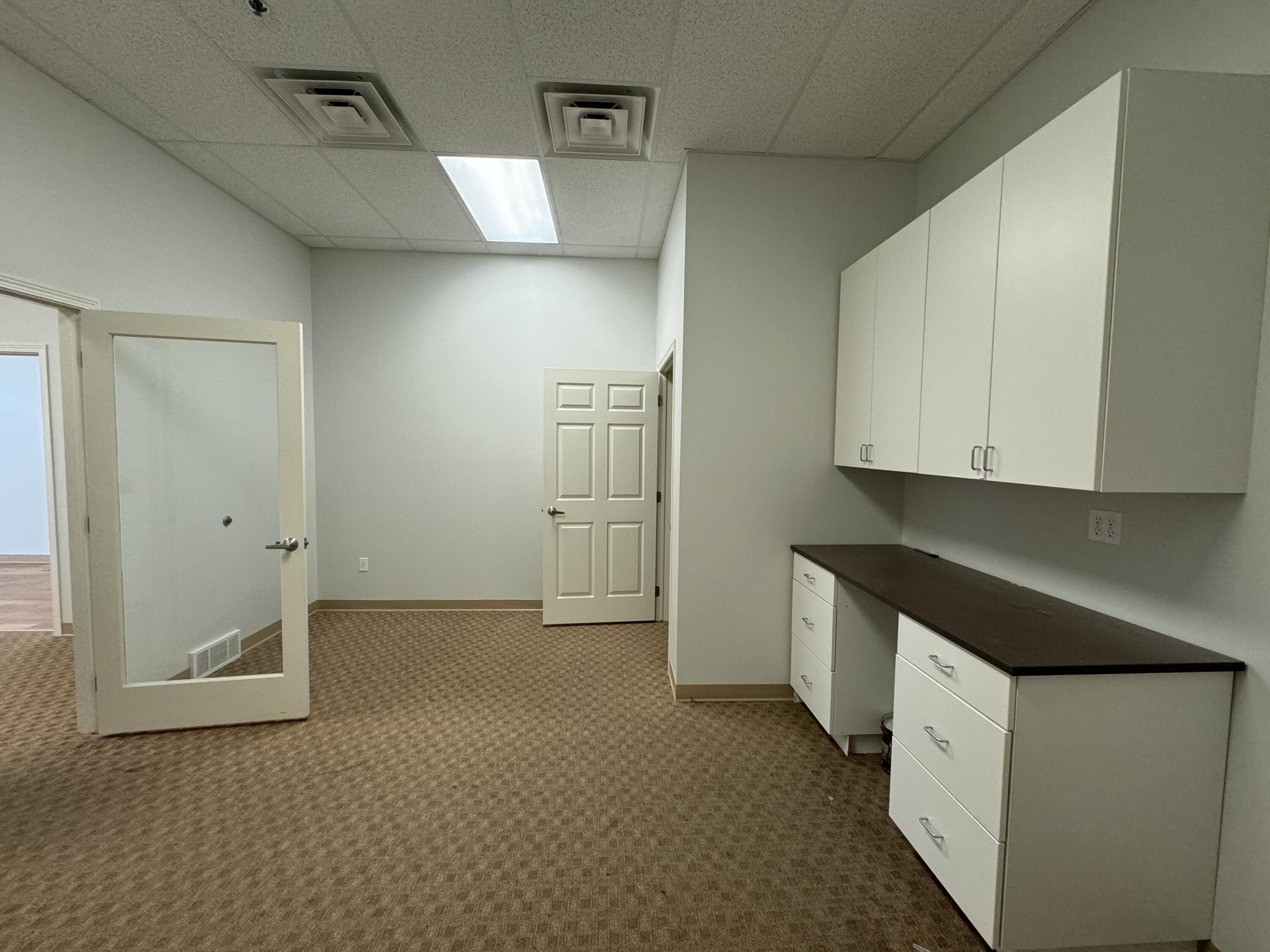 2511 Kirsten Lane S Property Photo 10