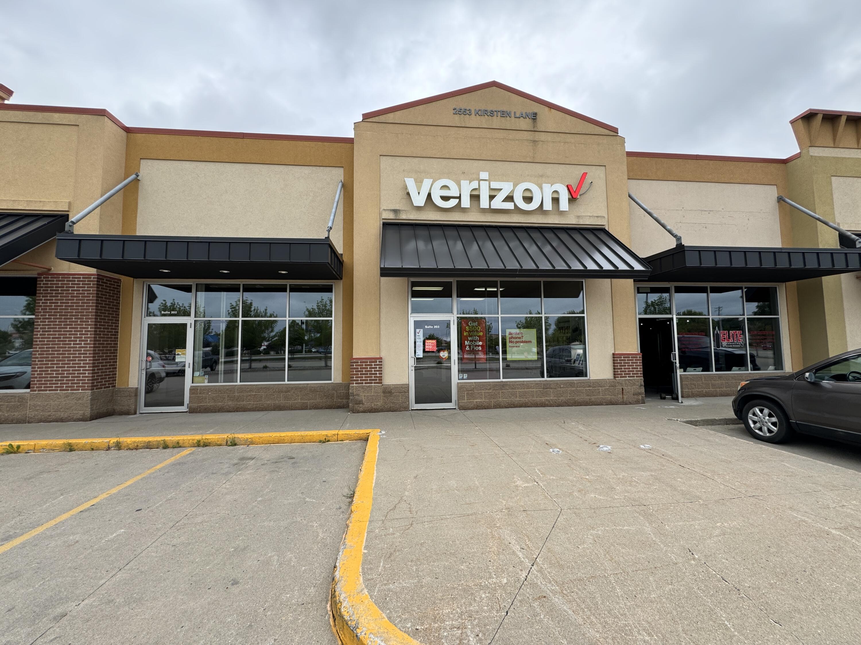 2553 Kirsten Lane S Property Photo 1