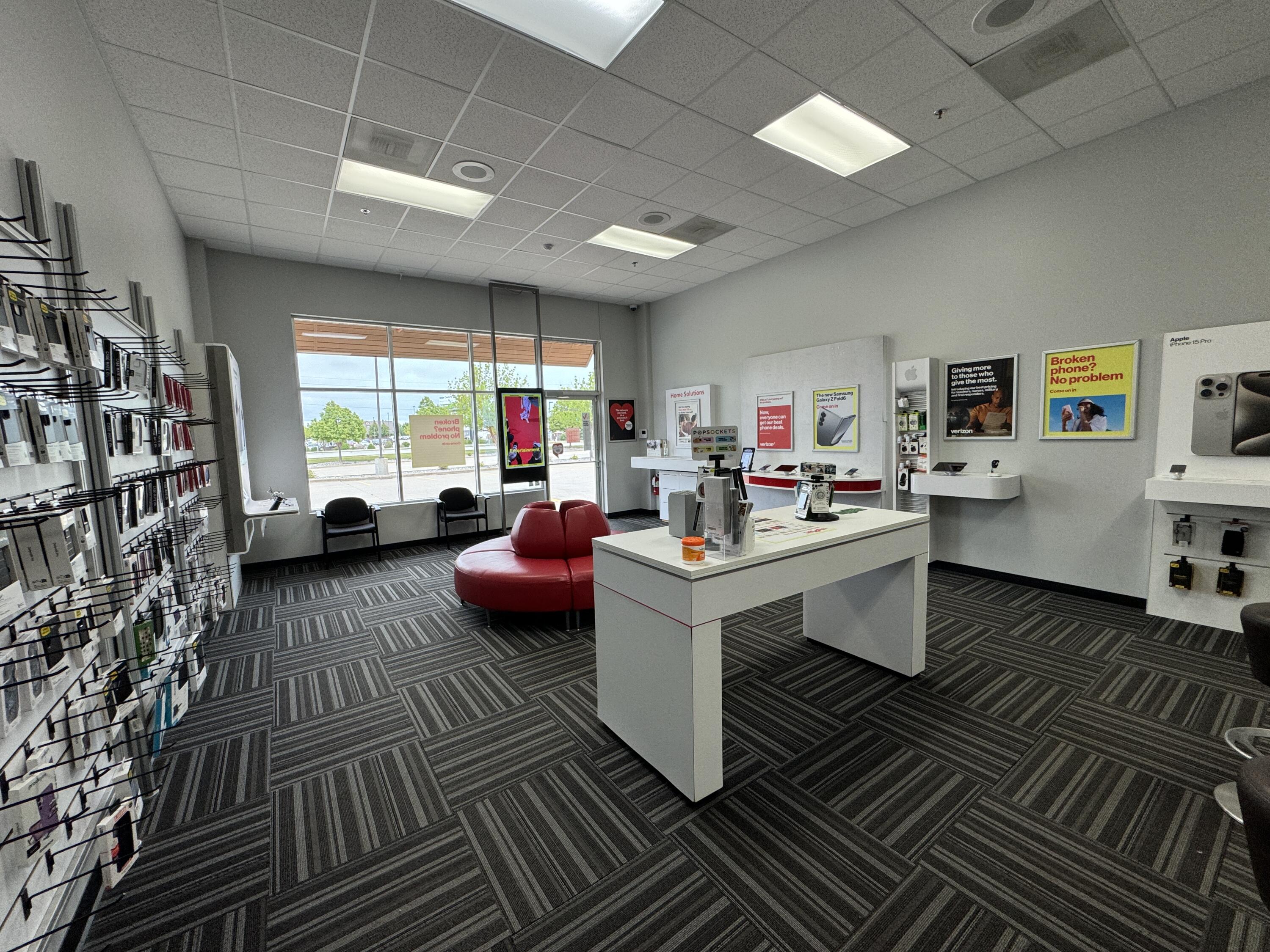 2553 Kirsten Lane S Property Photo 2