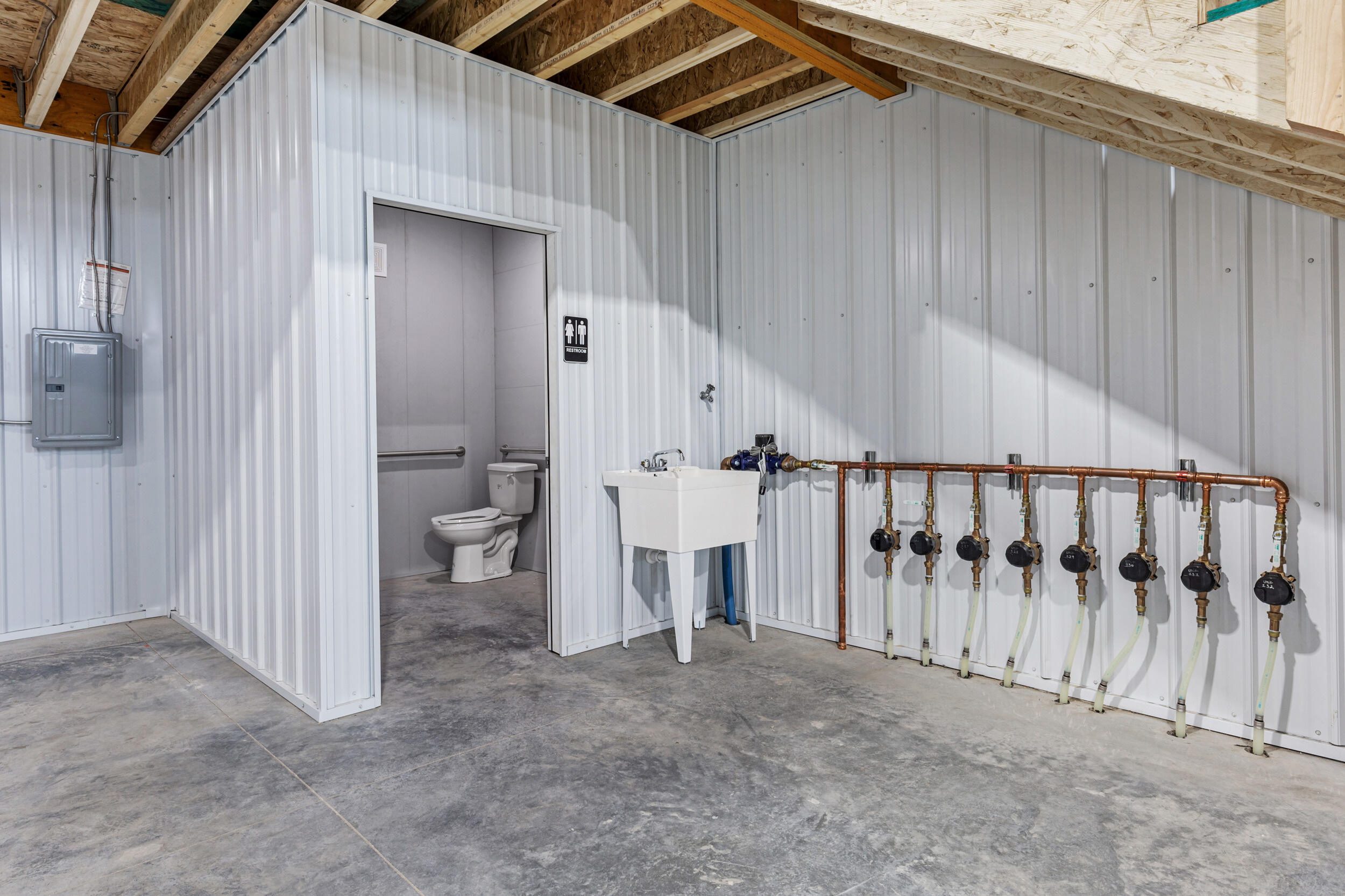 9823 Industrial Dr Property Photo 3