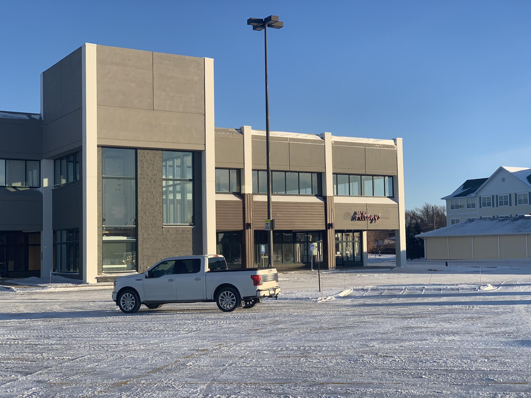 800 Holiday Drive Property Photo 4