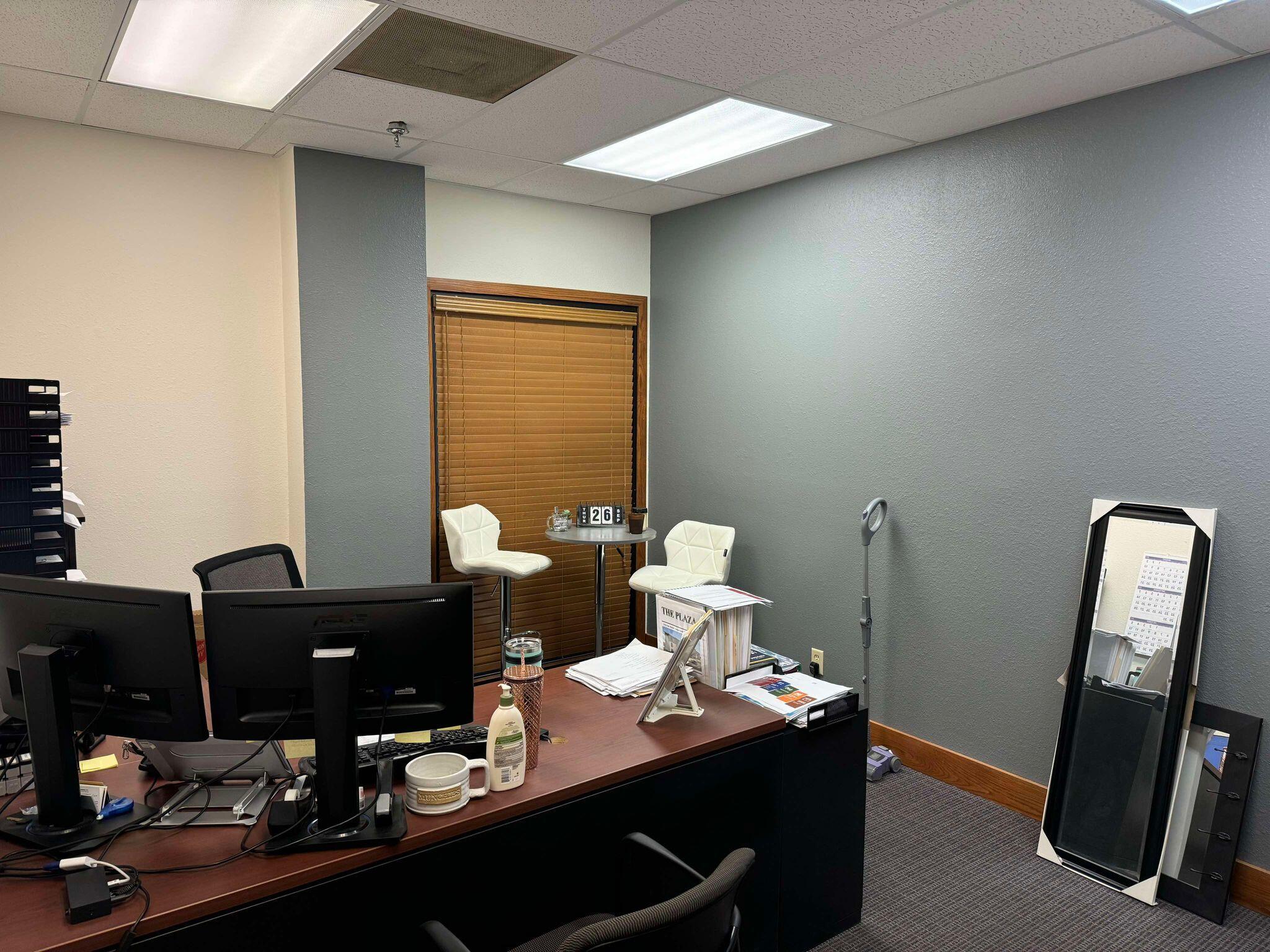 121 Roberts Street N Property Photo 2