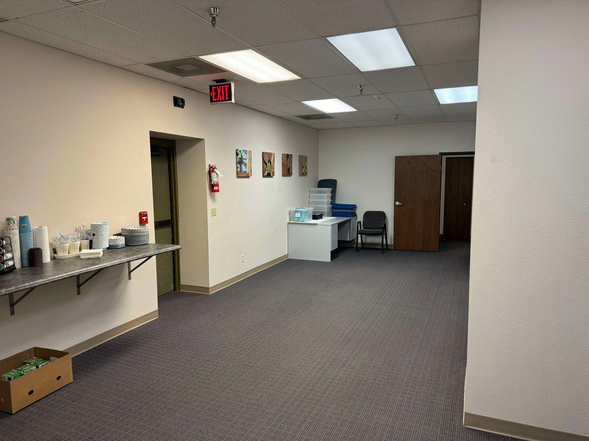 121 Roberts Street N Property Photo 6