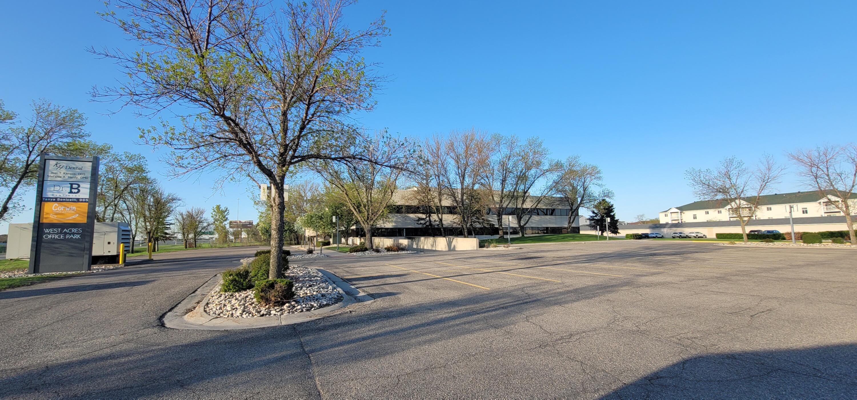 1701 38 Street S Property Photo 3