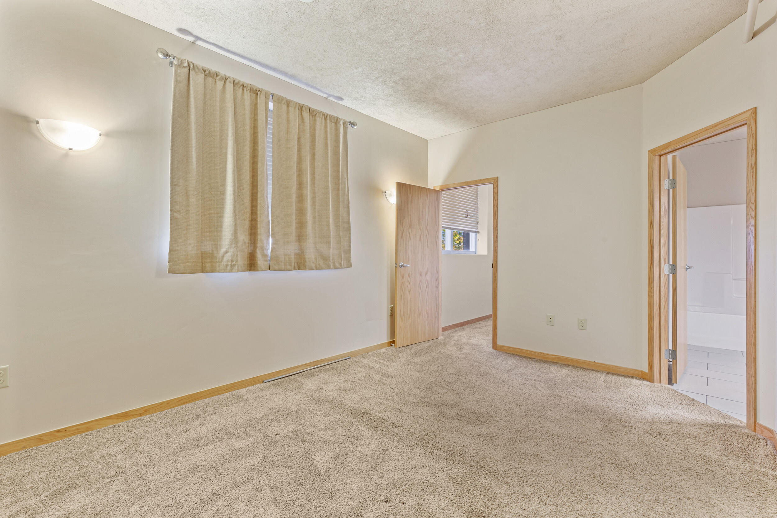 810 4th Avenue S Property Photo 9