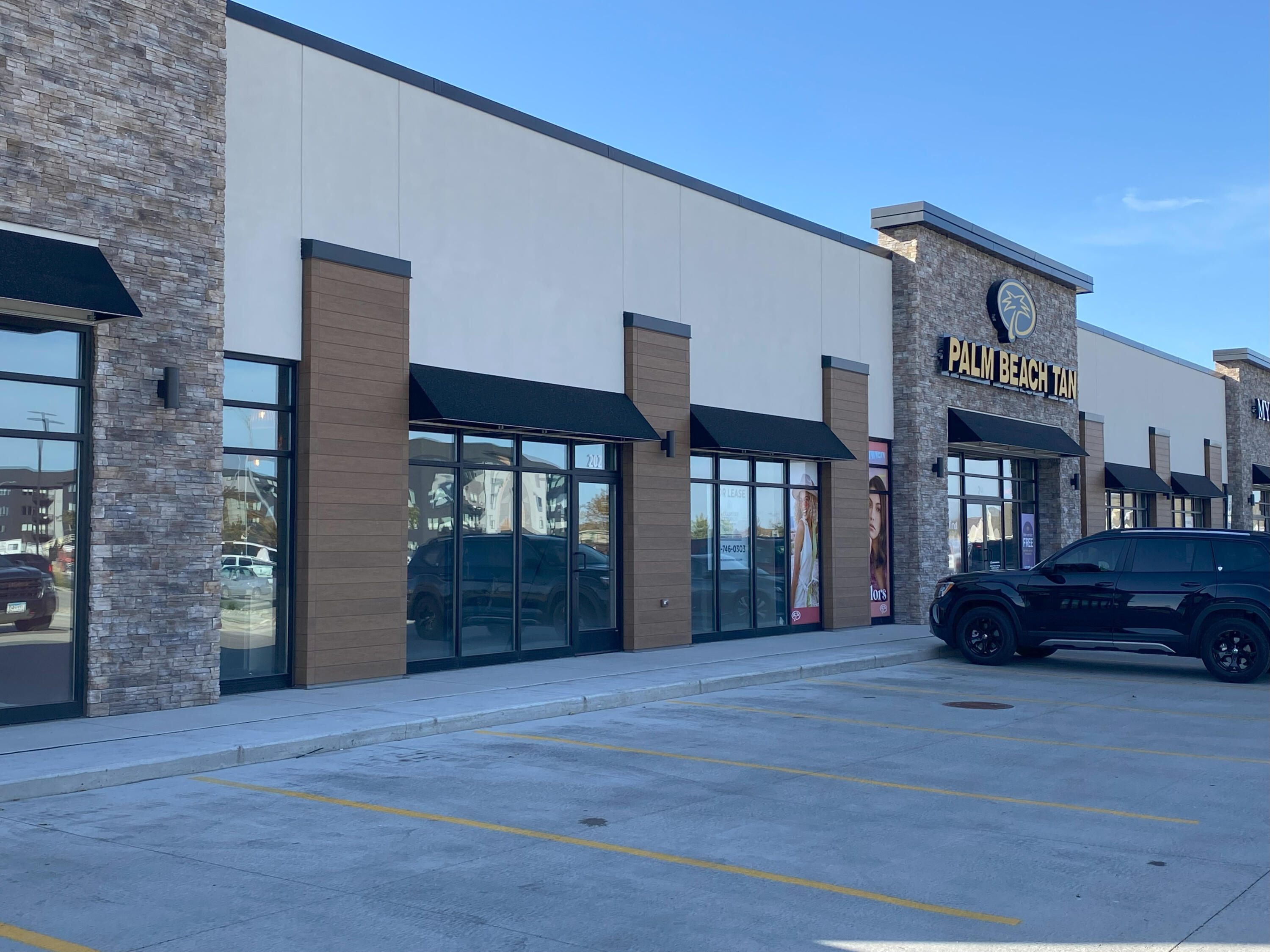 4002 Washington Street Property Photo 3