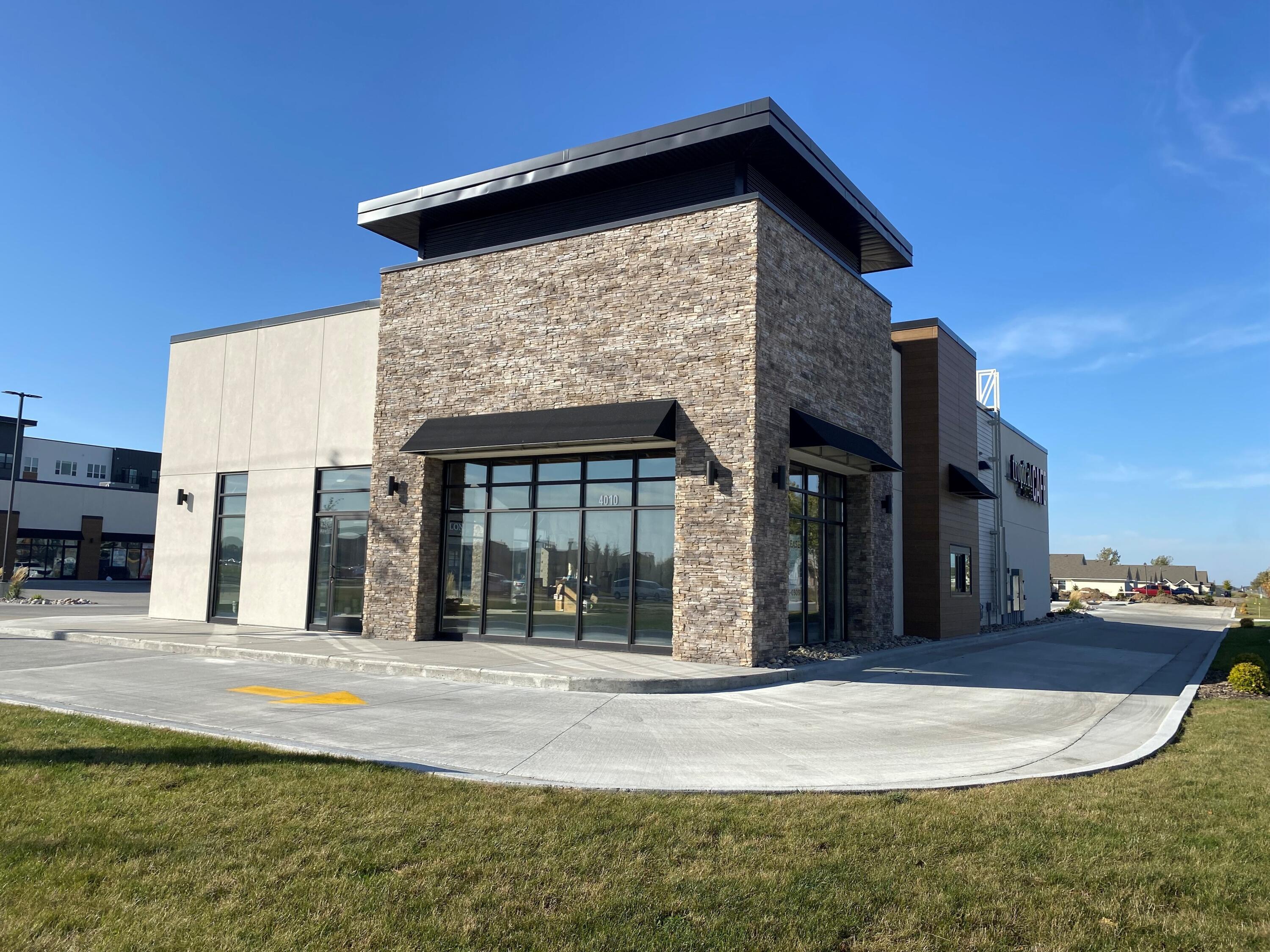 4002 Washington Street Property Photo 12