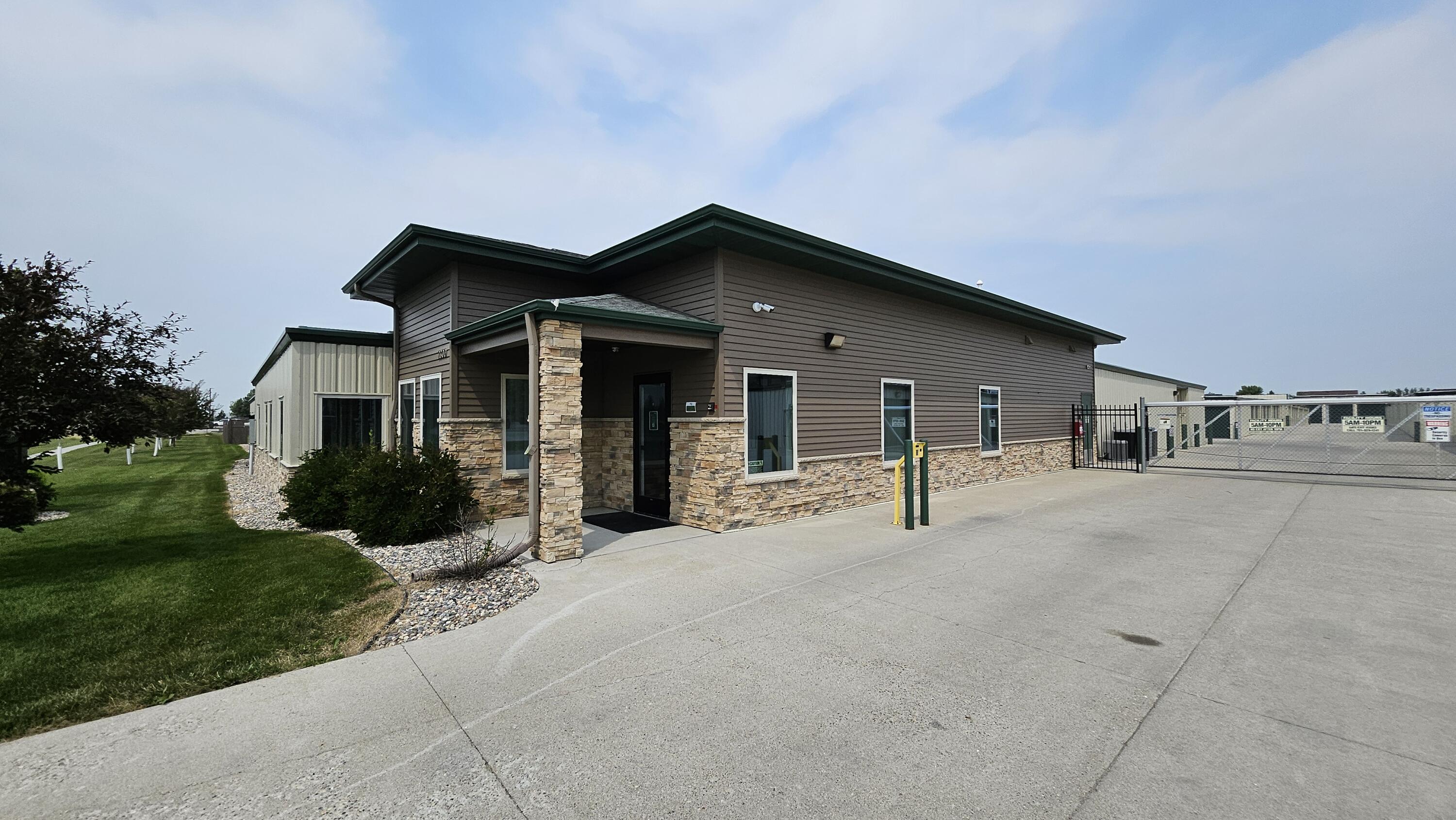 2300 47th Ave S Property Photo 1