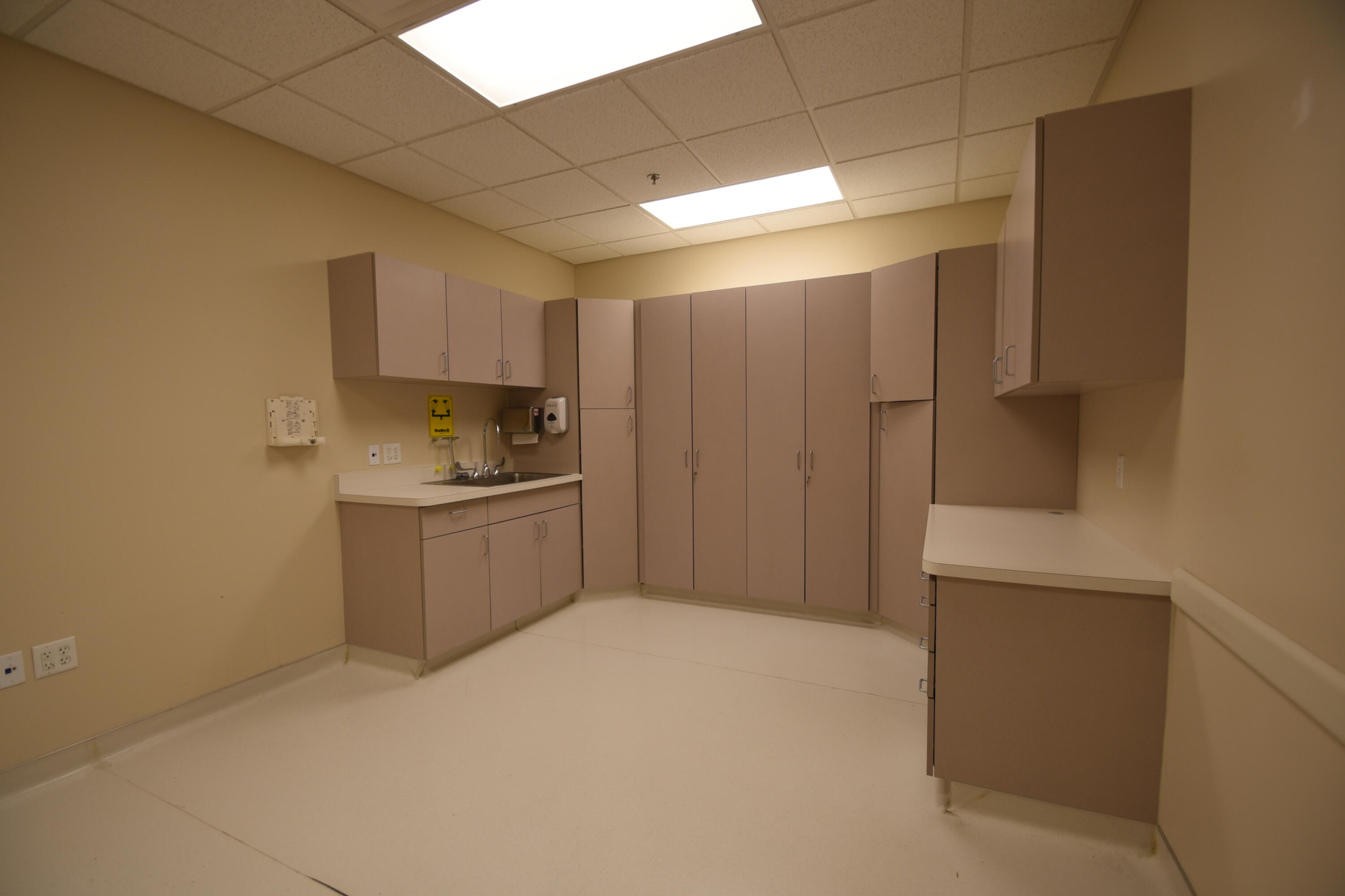 2829 S University Drive Property Photo 10