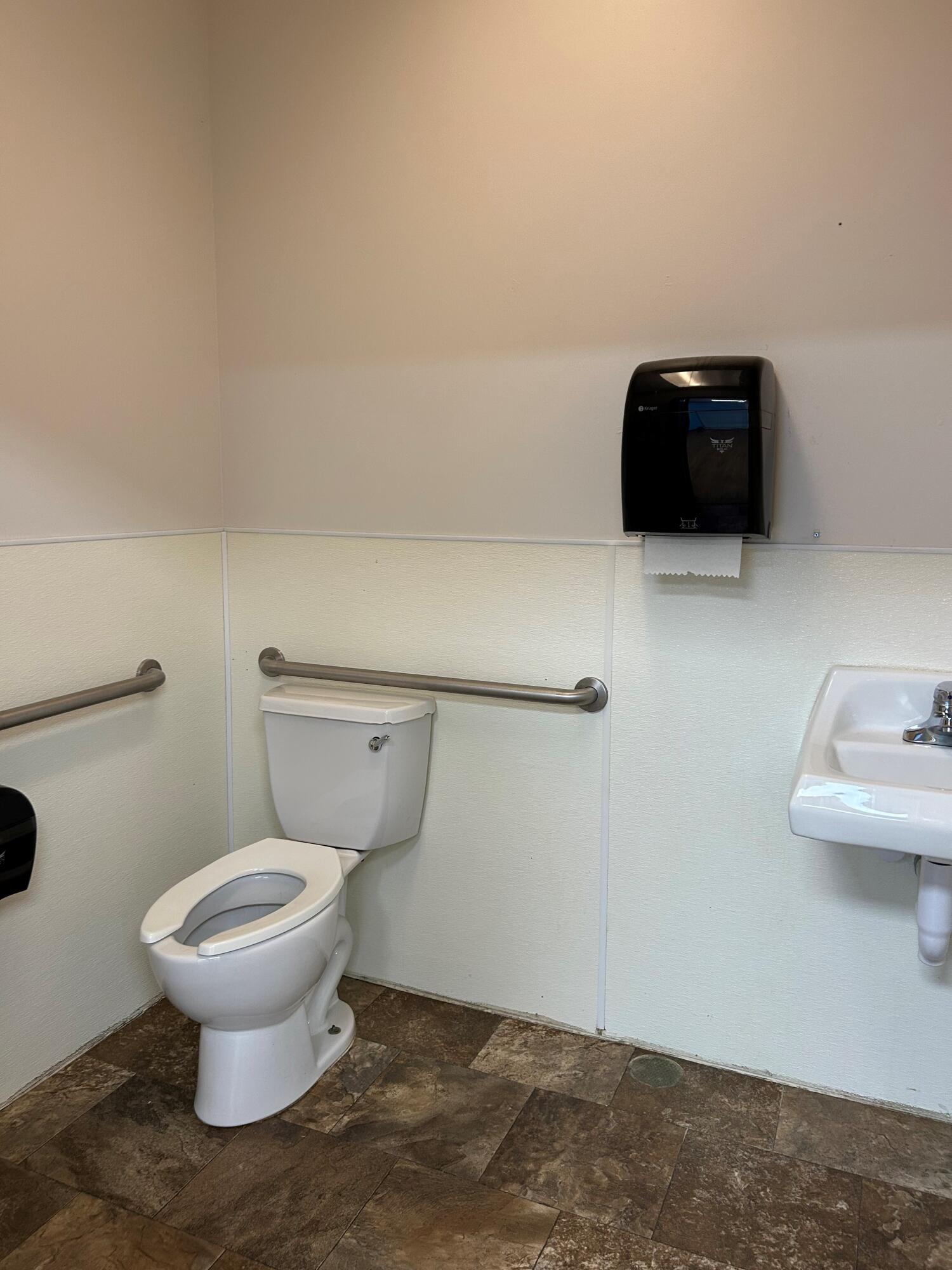 2600 52nd Ave S Property Photo 7