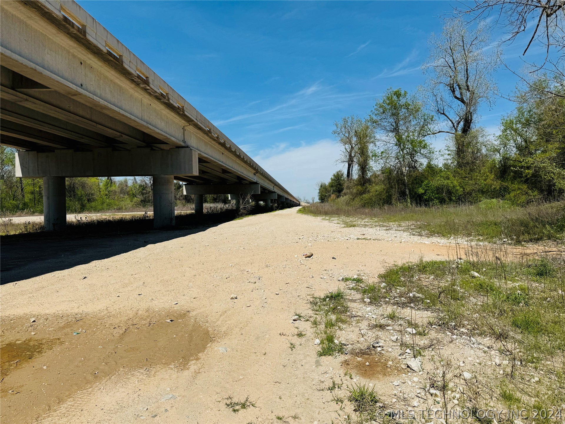 Highway 78 Property Photo 9