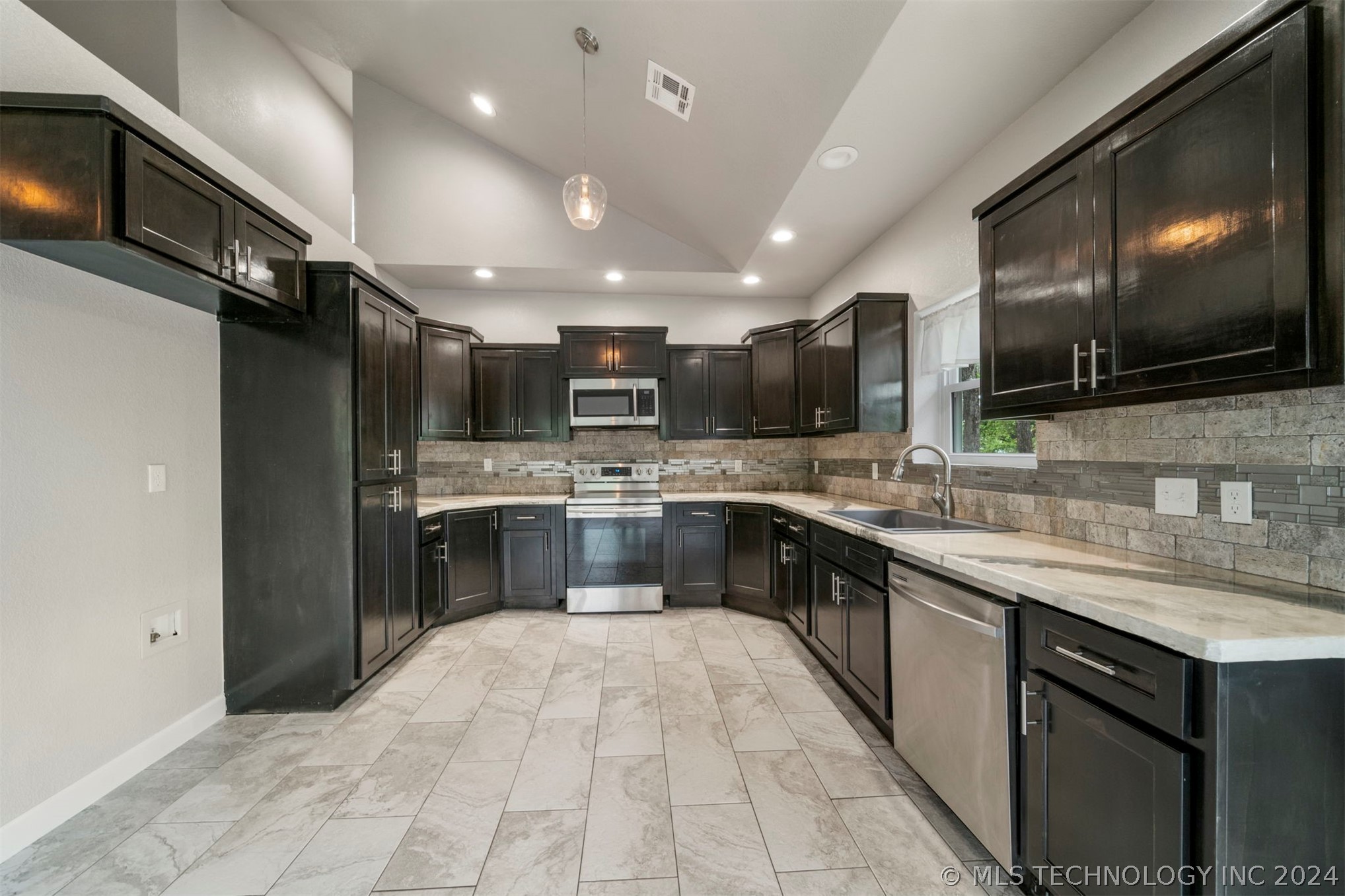 66021 S 320 Road Property Photo 16