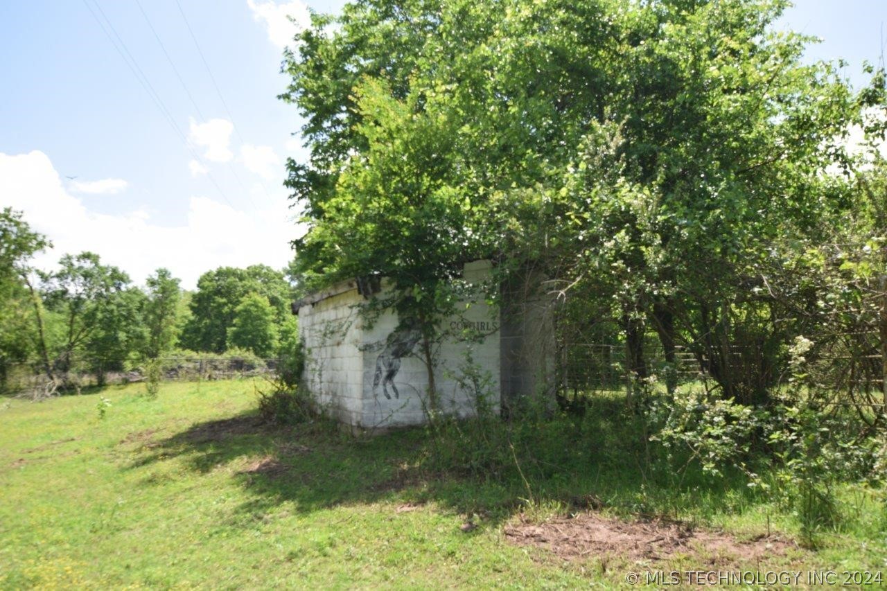 63125 S 4750 Road Property Photo 6