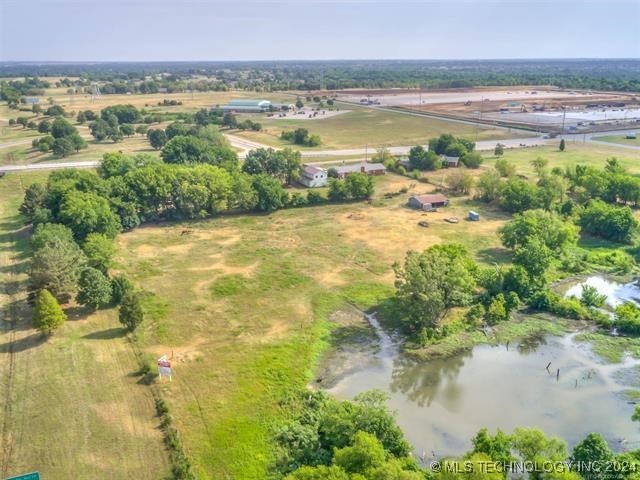 4704 E 76th Street North Property Photo 4