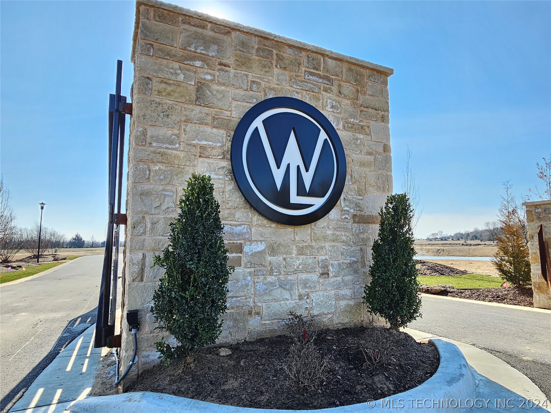 15117 S 27th East Avenue Property Photo 1