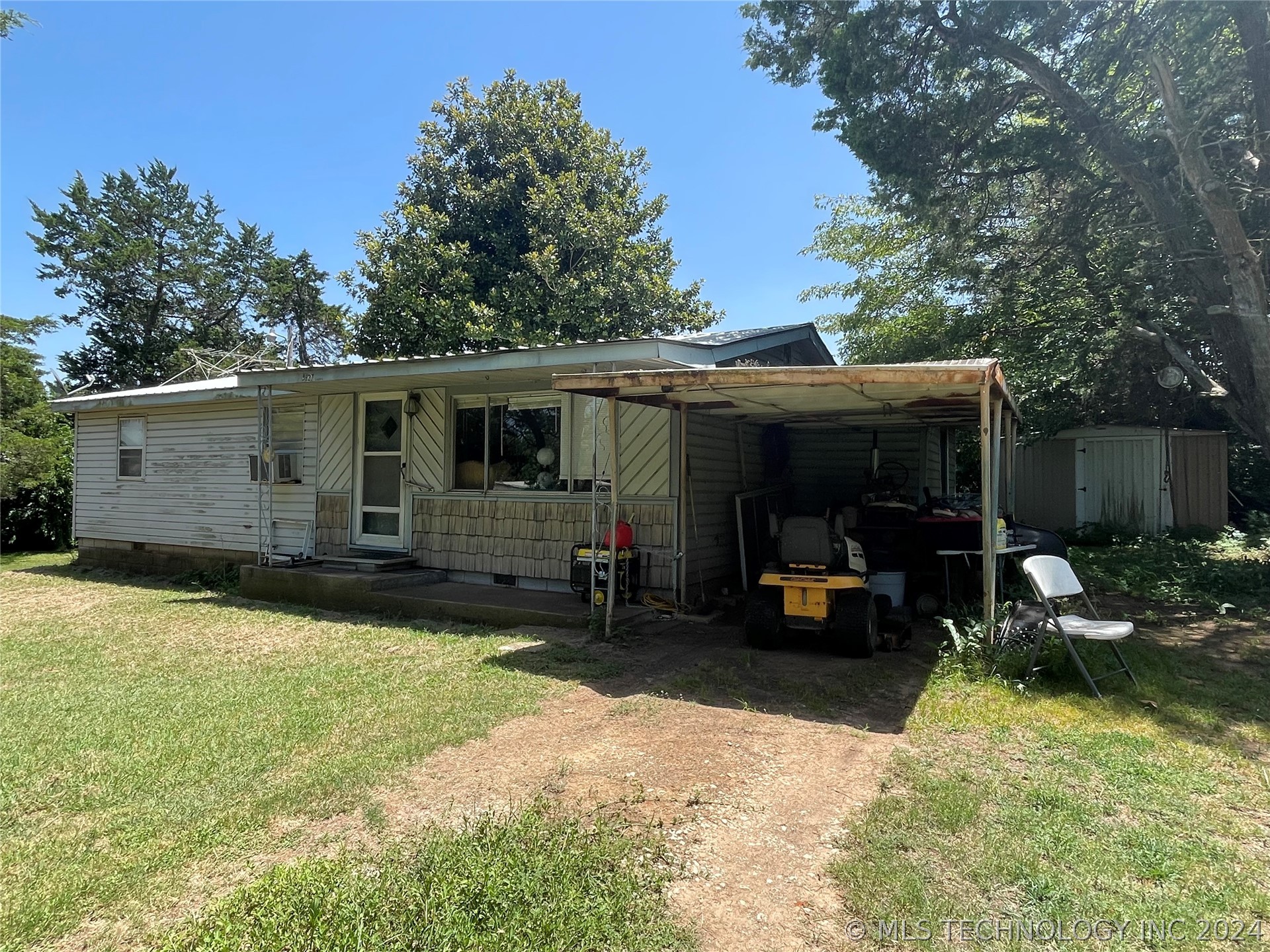 5827 Sandra Drive Property Photo 2