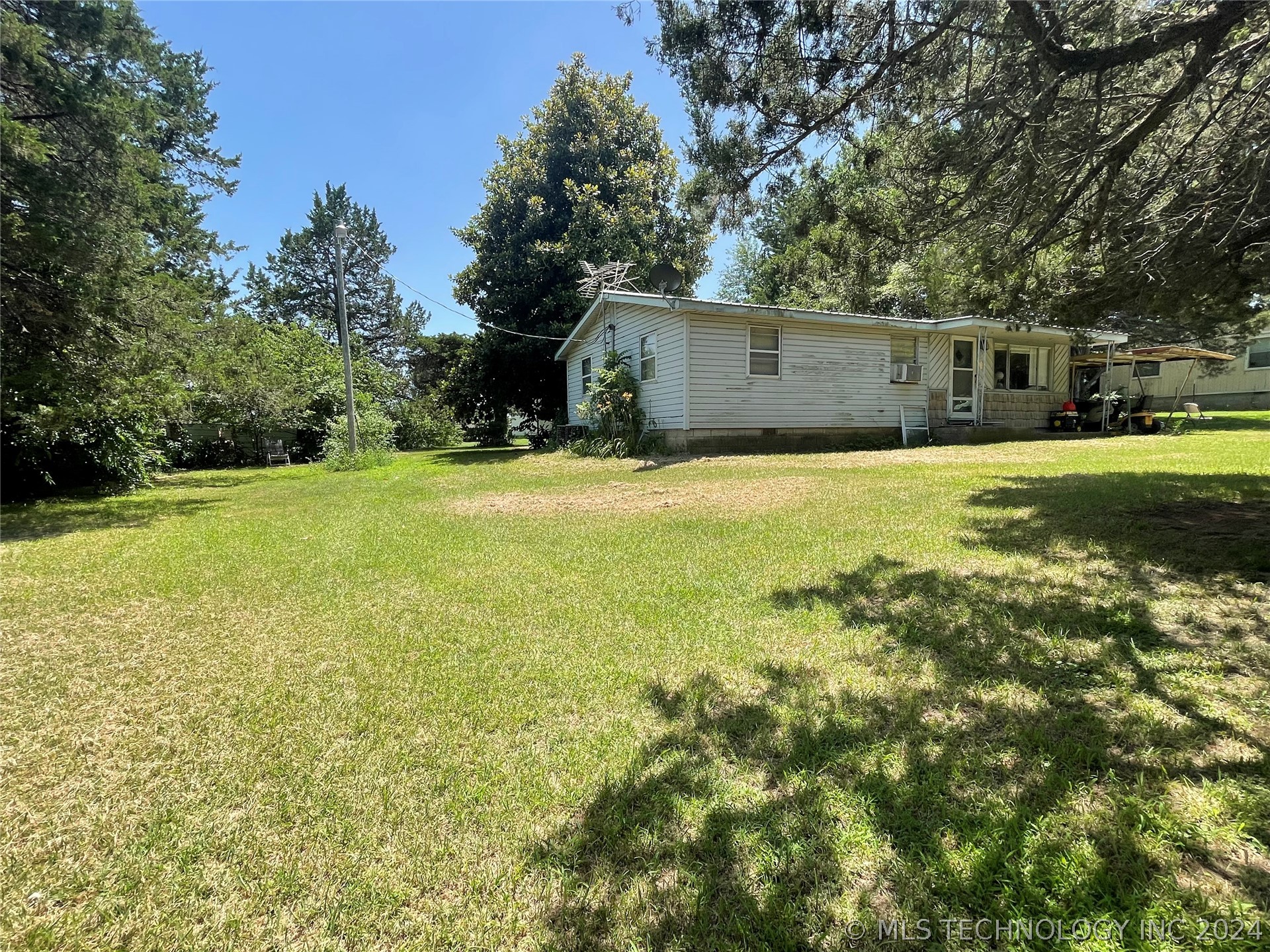 5827 Sandra Drive Property Photo 3