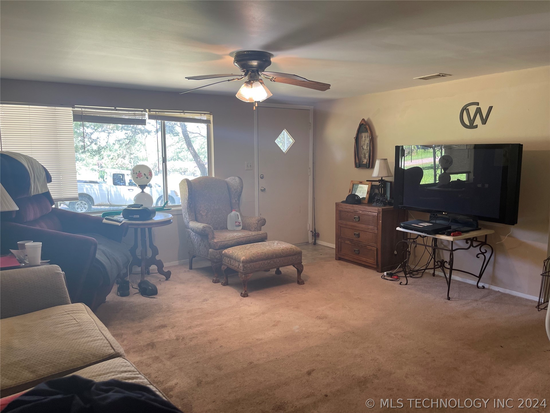 5827 Sandra Drive Property Photo 6