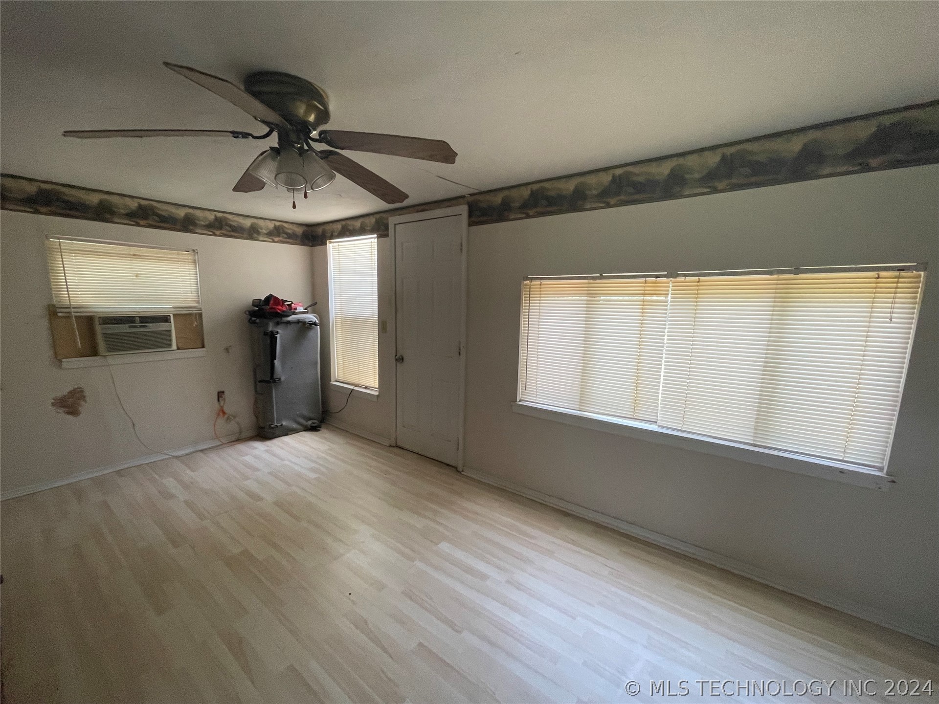 5827 Sandra Drive Property Photo 10