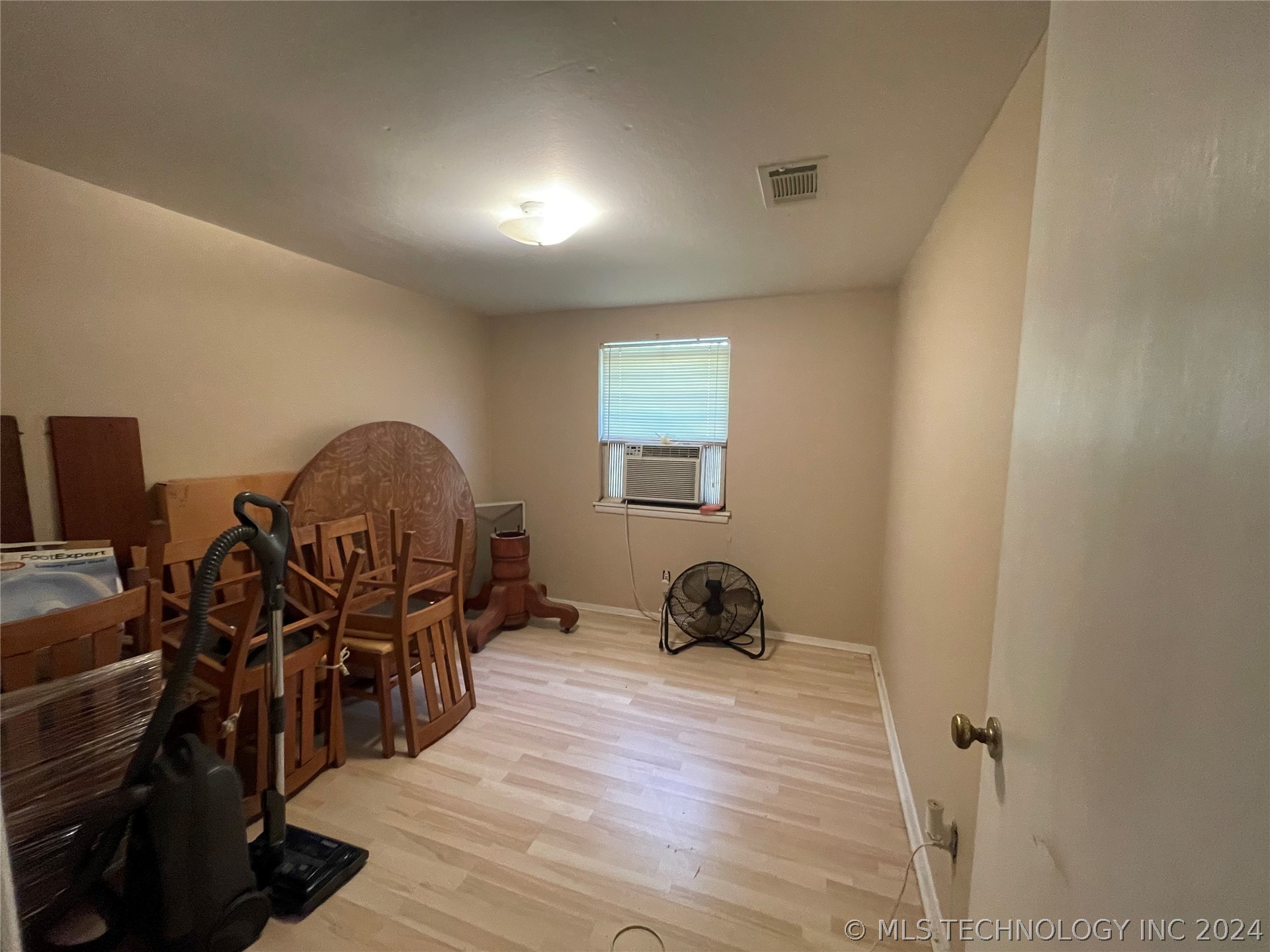 5827 Sandra Drive Property Photo 14