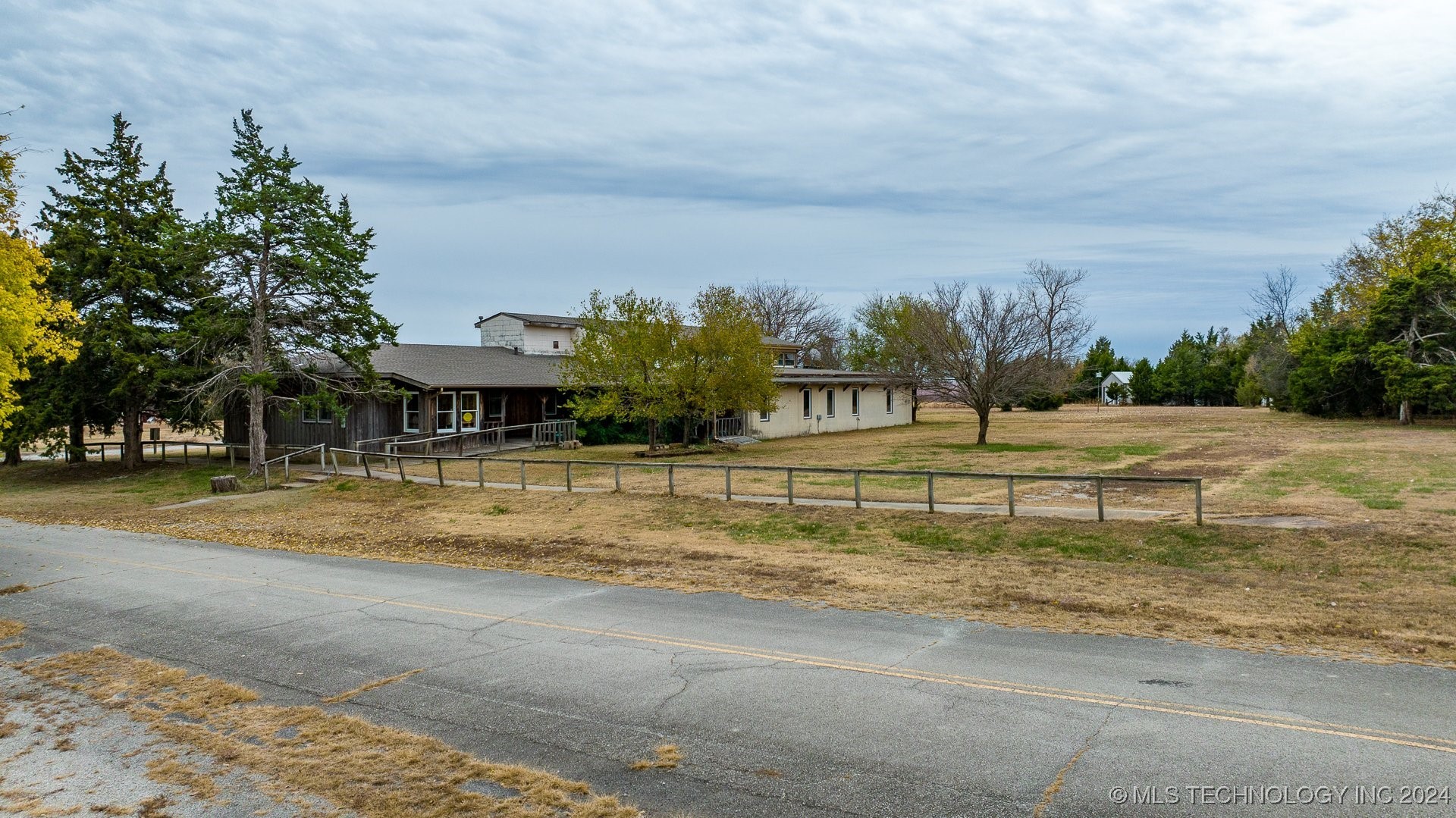 263 County Road 3022 Property Photo 5