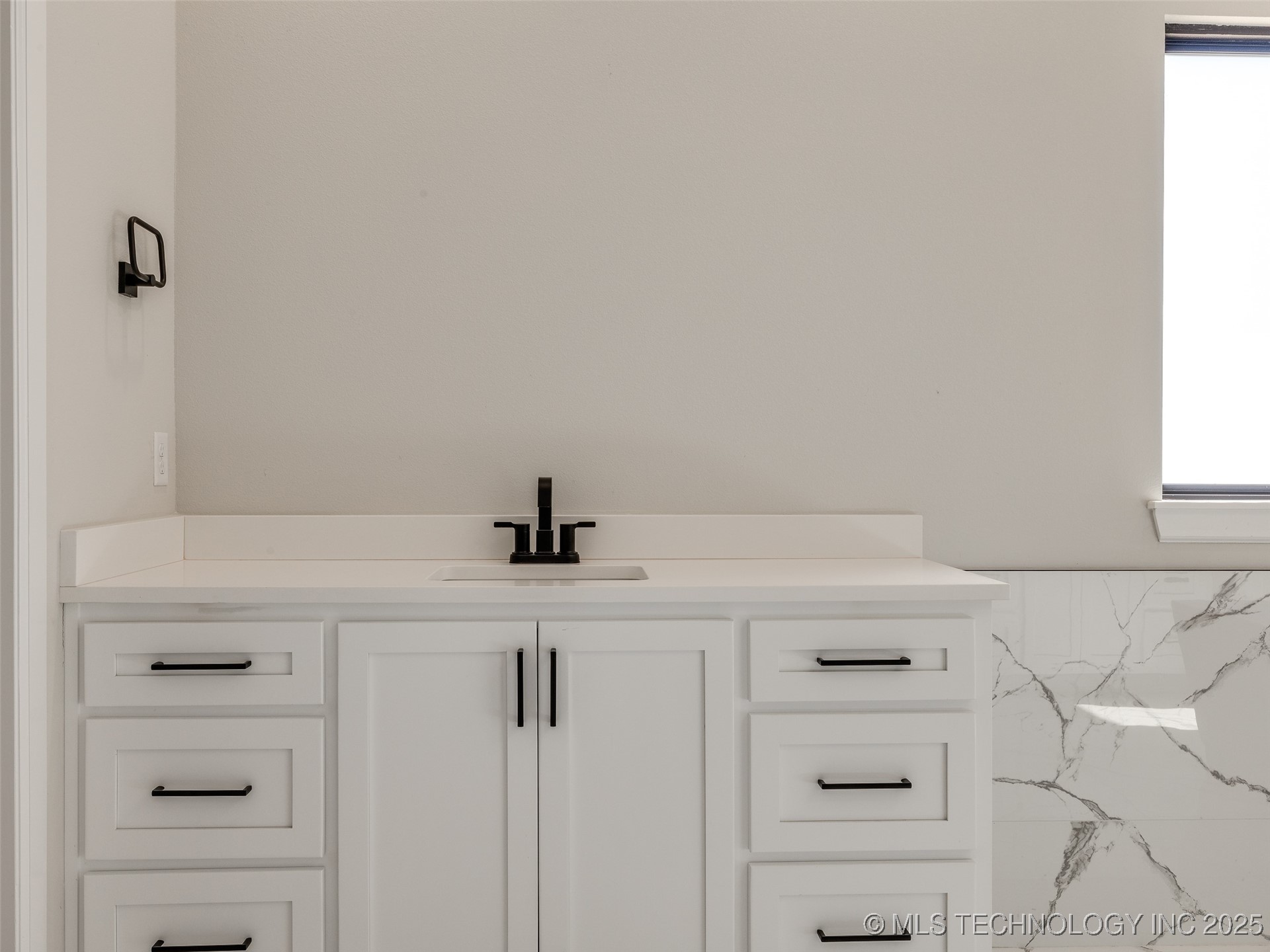 3211 E 169th Street S Property Photo 25