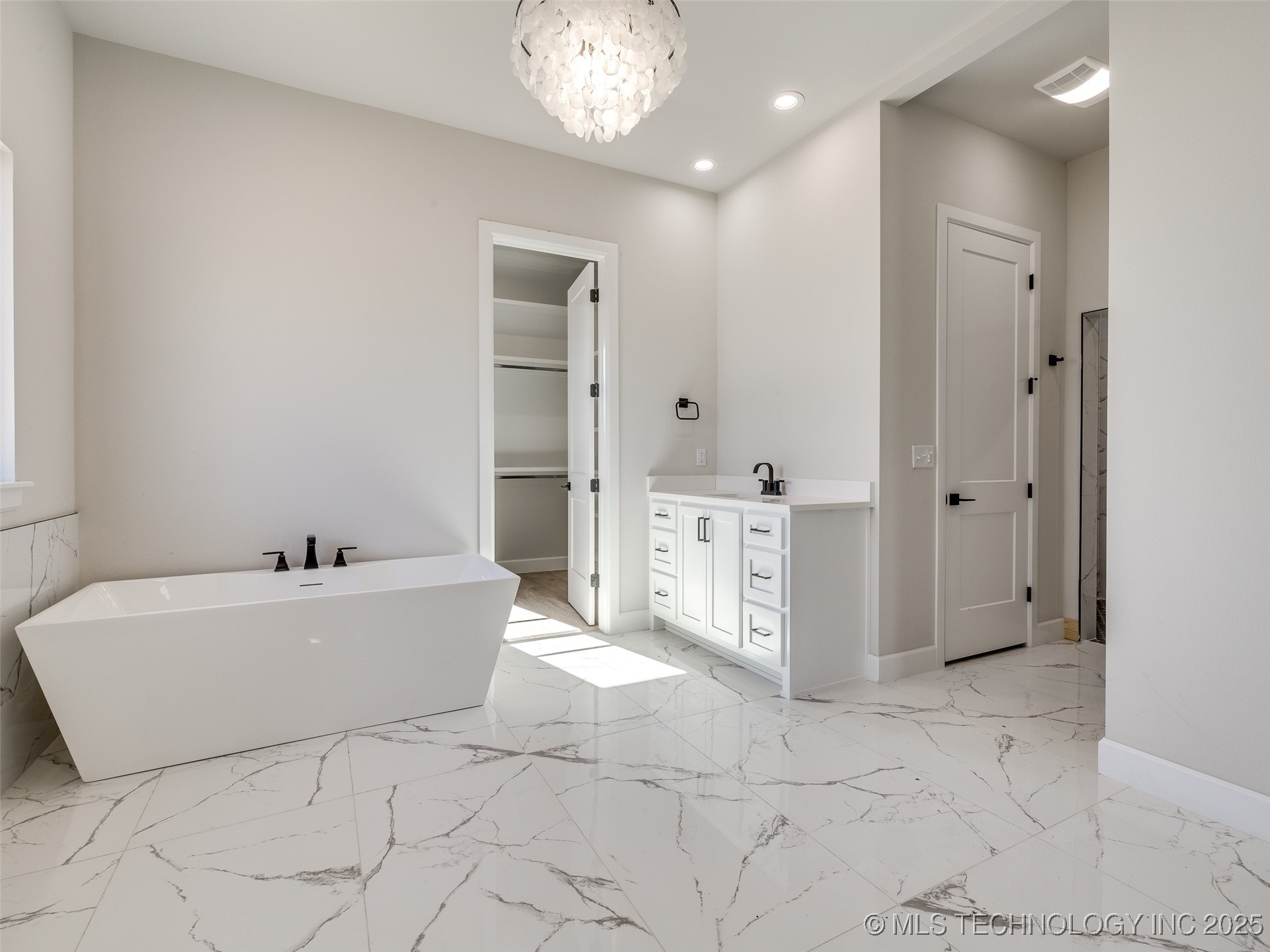 3211 E 169th Street S Property Photo 26