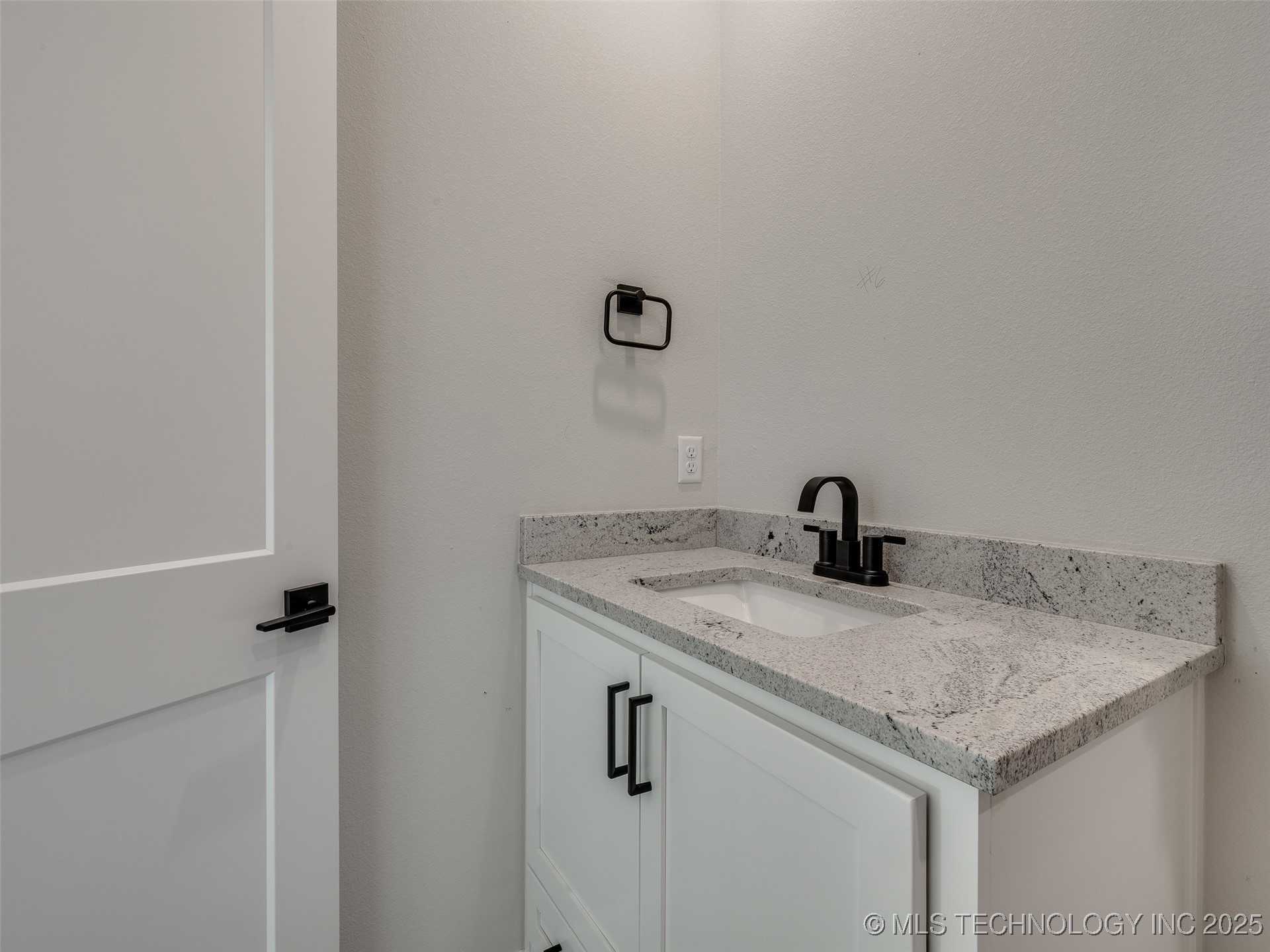 3211 E 169th Street S Property Photo 73