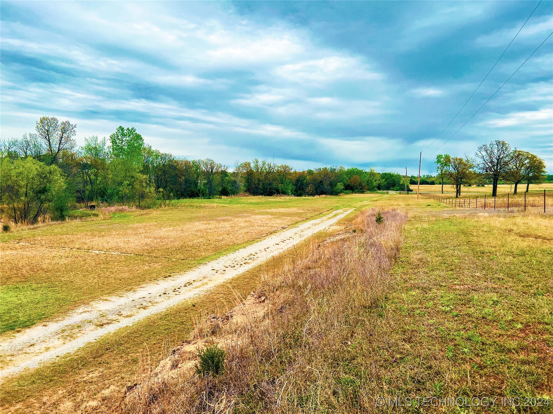 50538 W Hwy 33 Property Photo 3