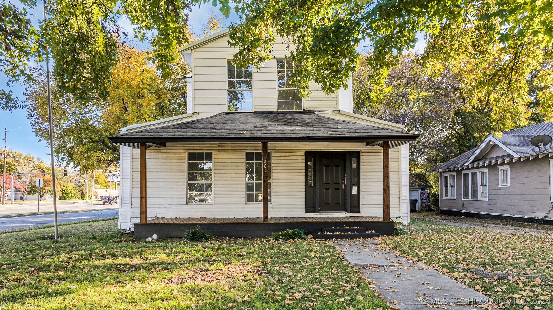 1206 Bixby Street Property Photo 2