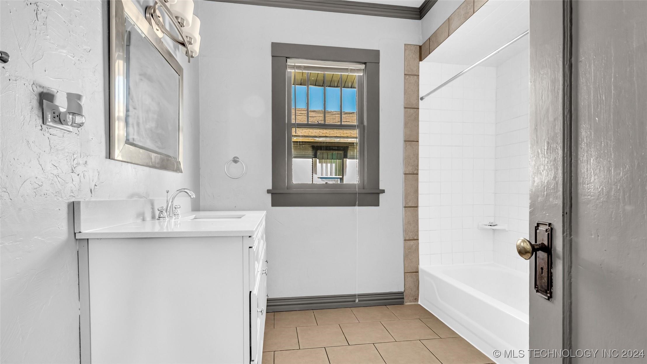 1206 Bixby Street Property Photo 25