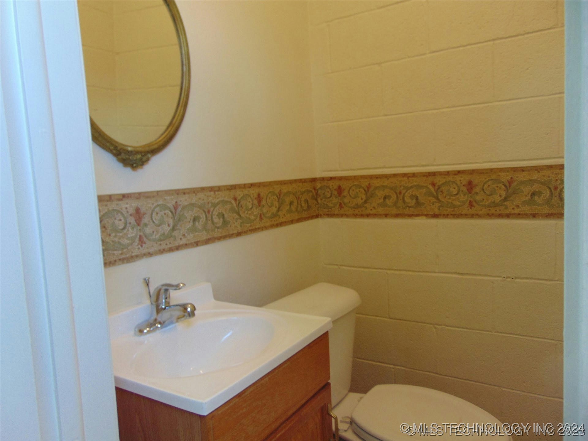 1110 Nw K Street Property Photo 3